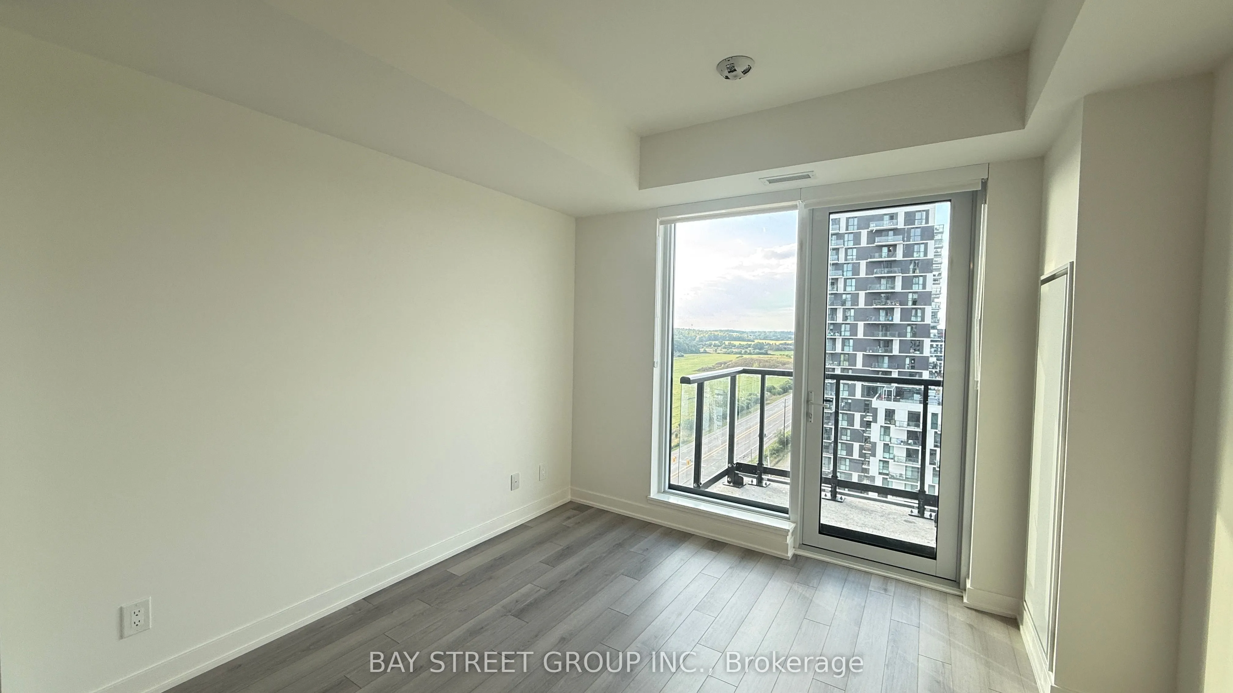 3079 Trafalgar Road, #1306