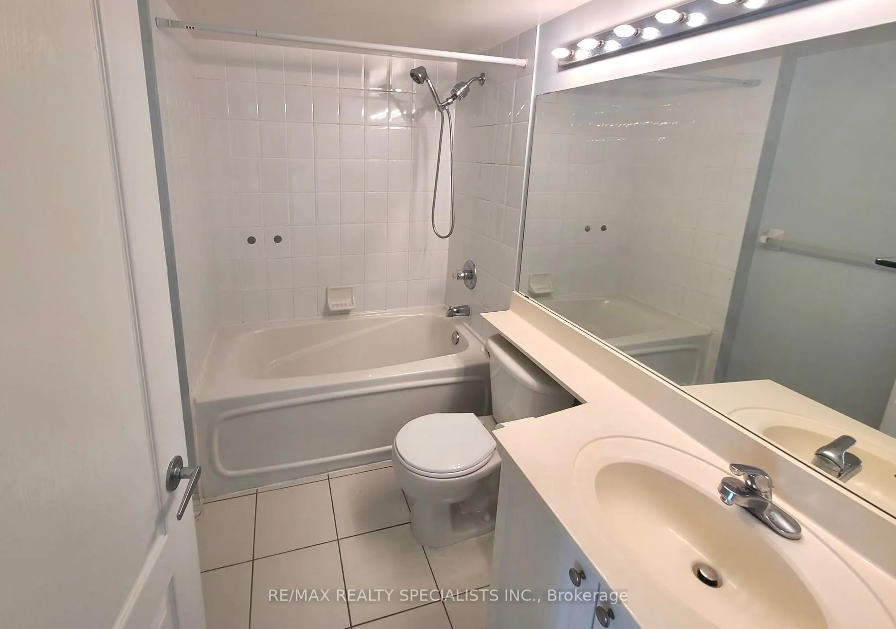 1 Elm Drive W, #403