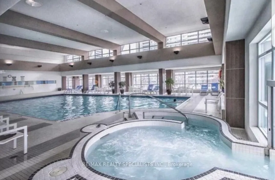1 Elm Drive W, #403