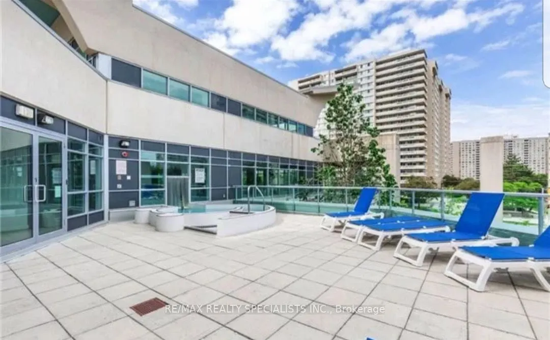 1 Elm Drive W, #403