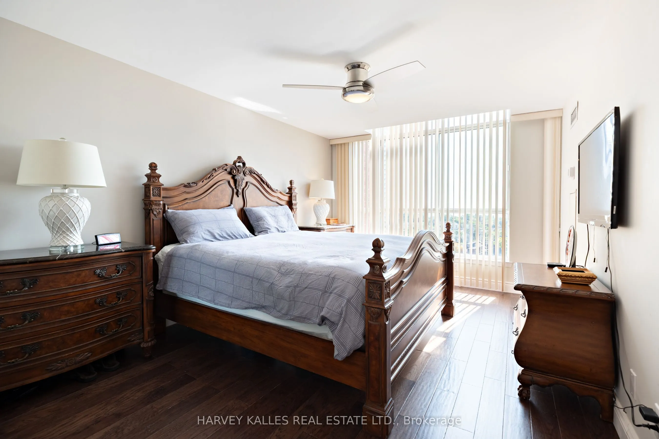22 Southport Street, #1040