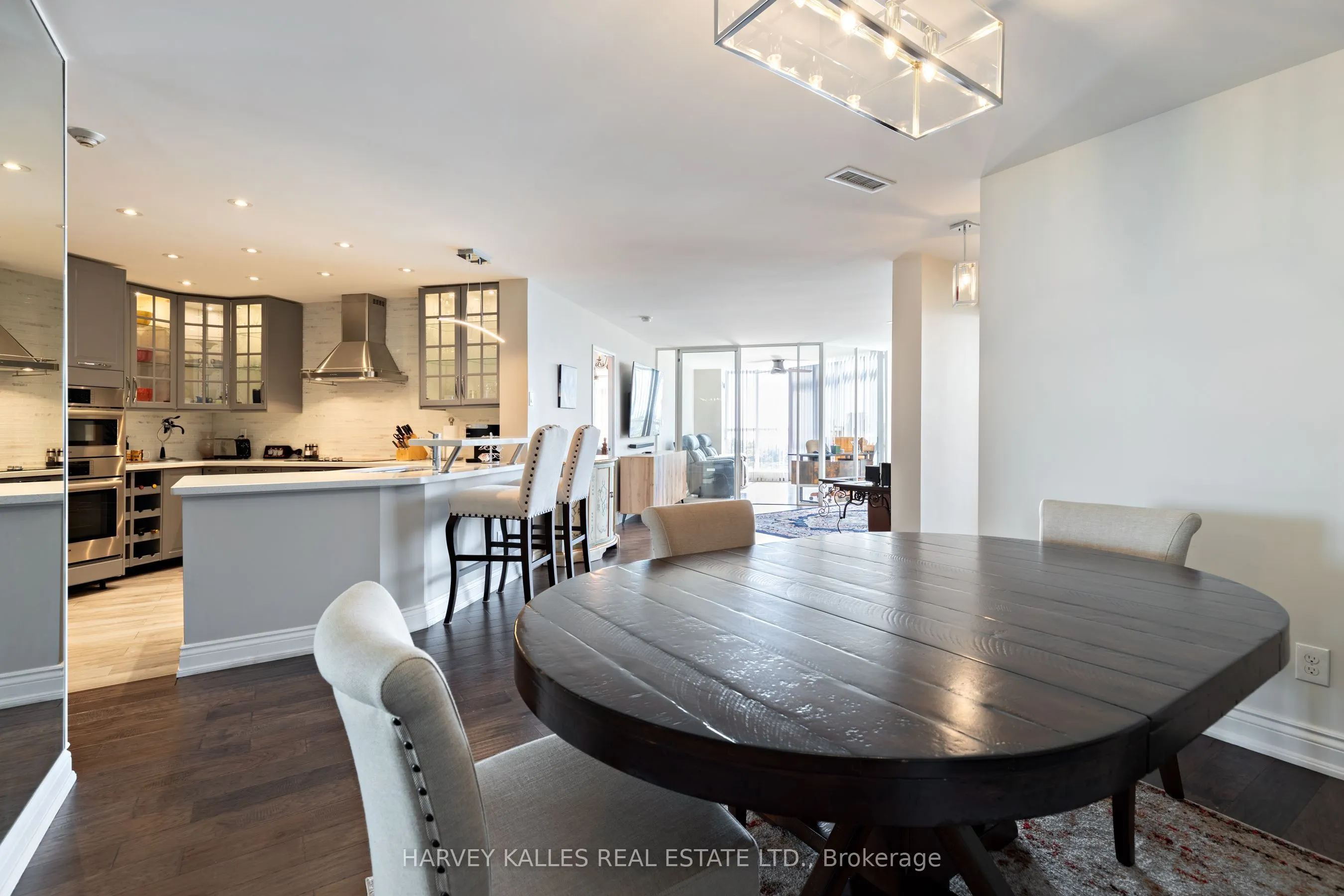 22 Southport Street, #1040