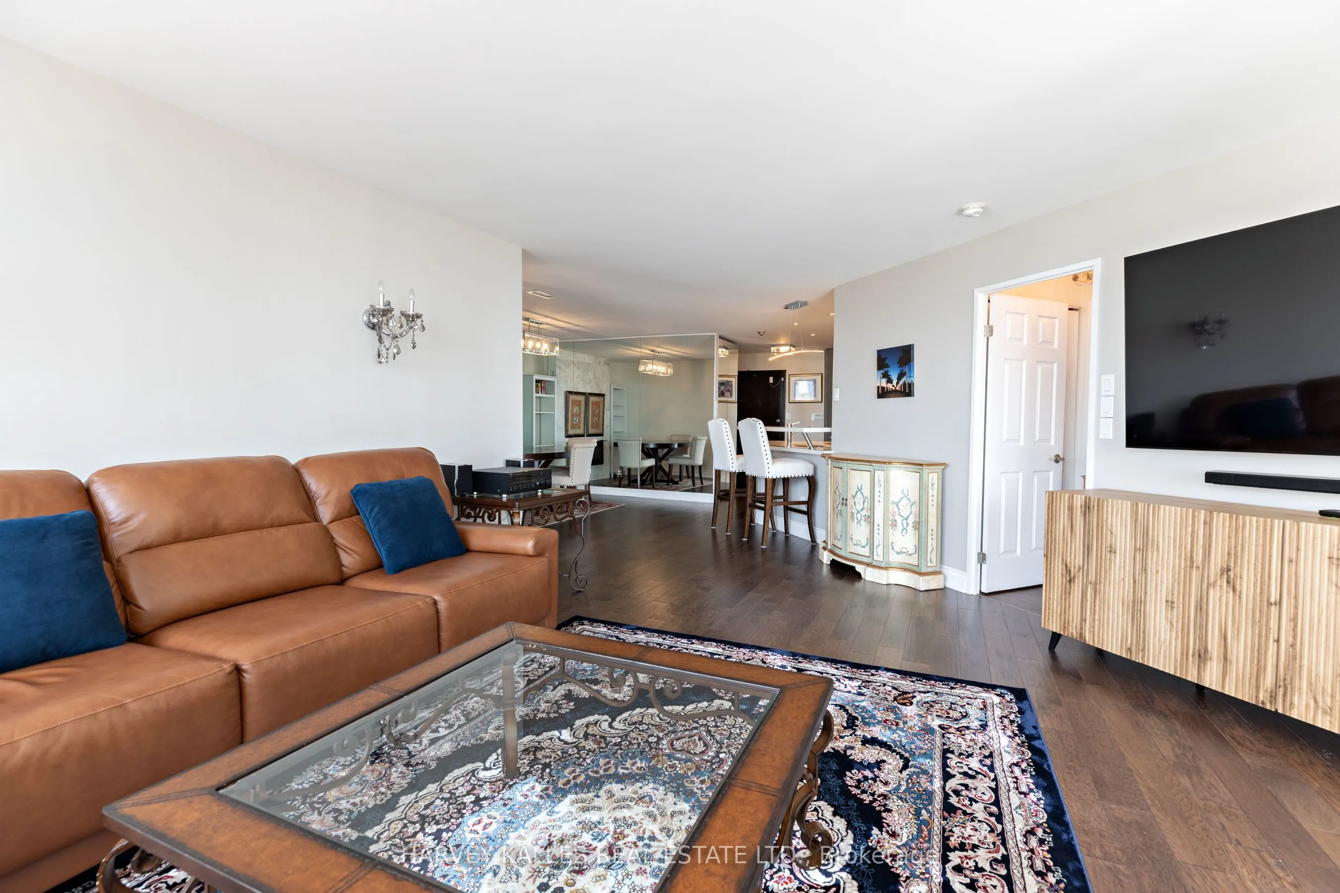 22 Southport Street, #1040