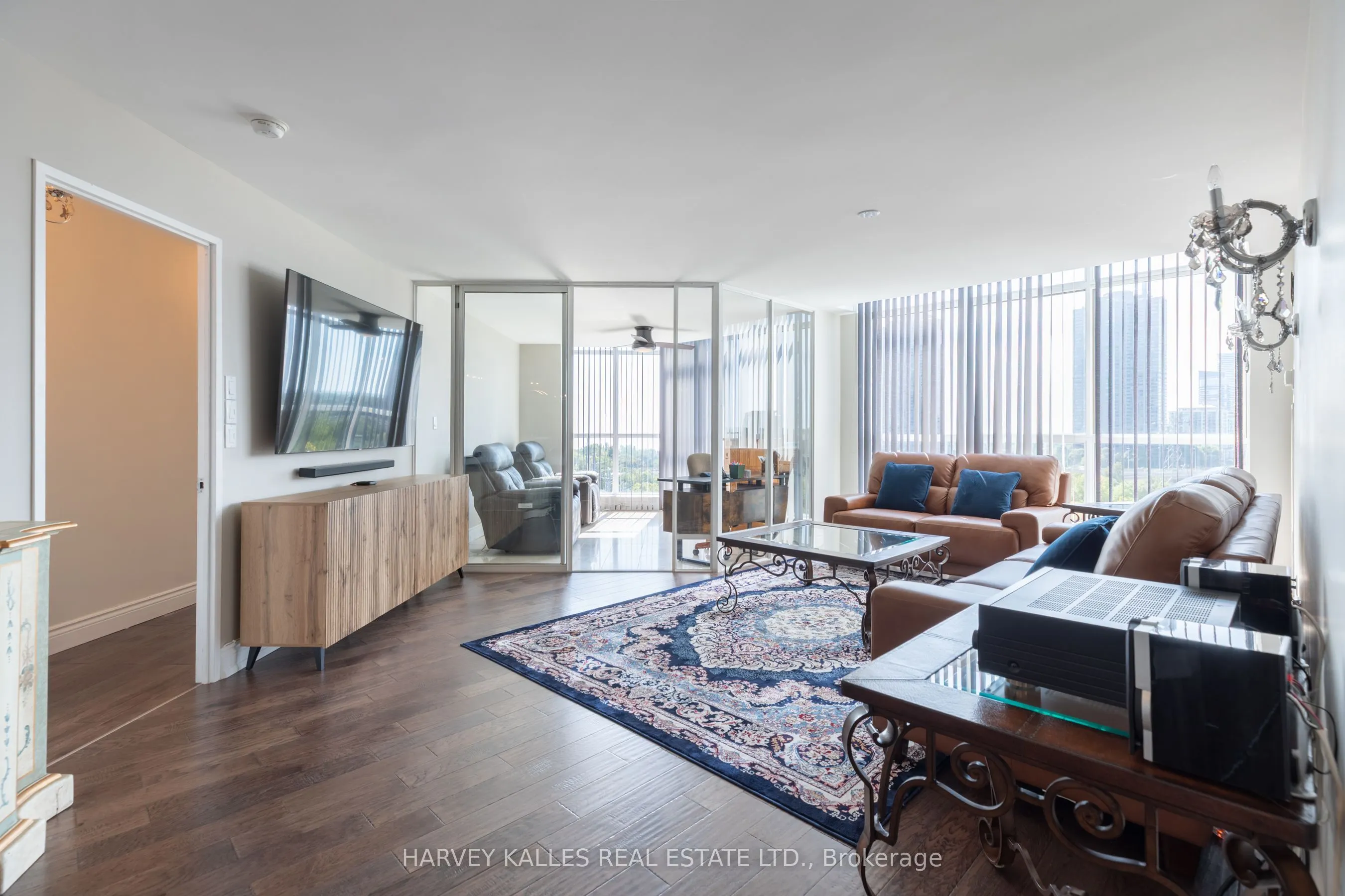 22 Southport Street, #1040