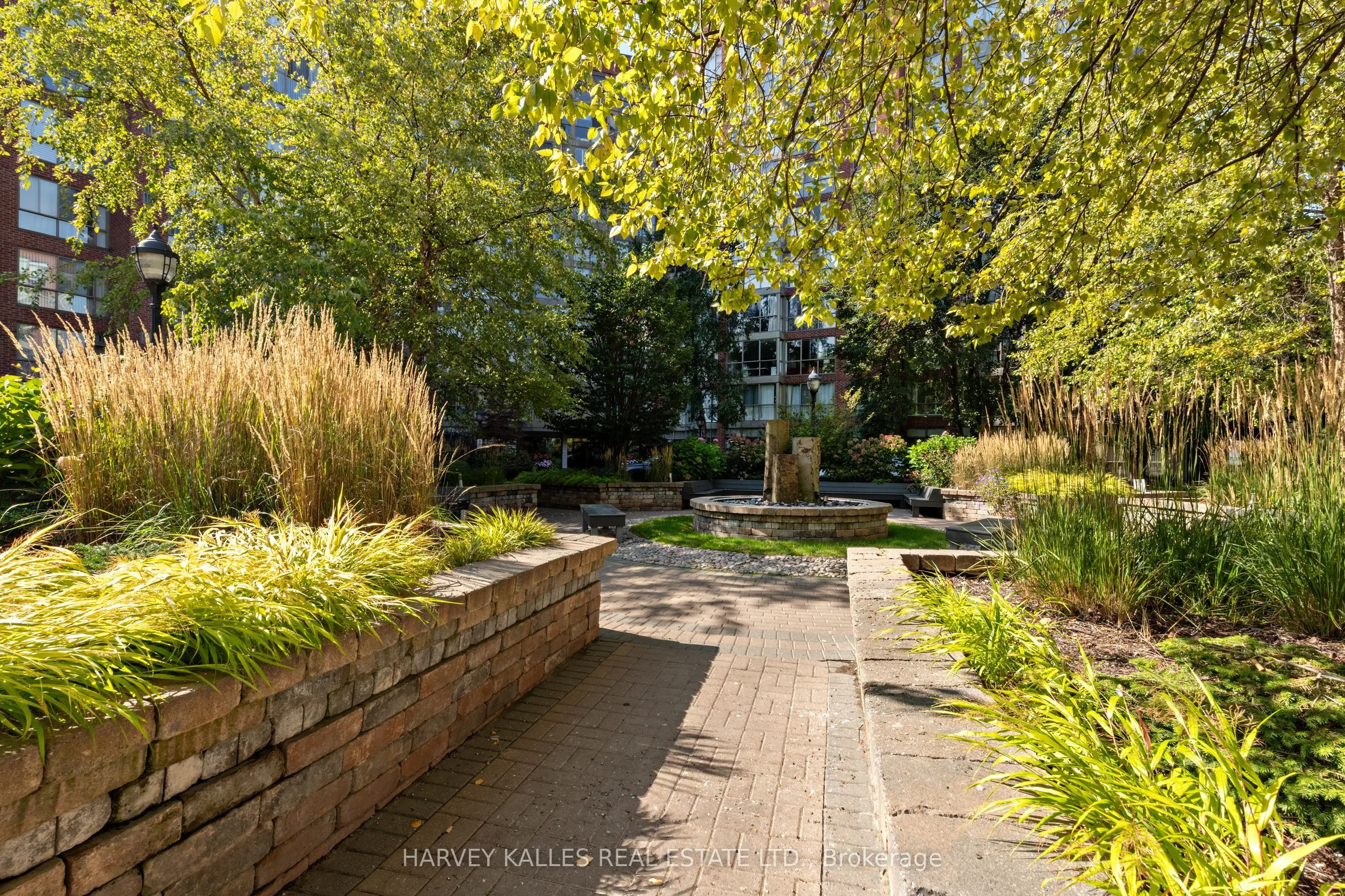 22 Southport Street, #1040