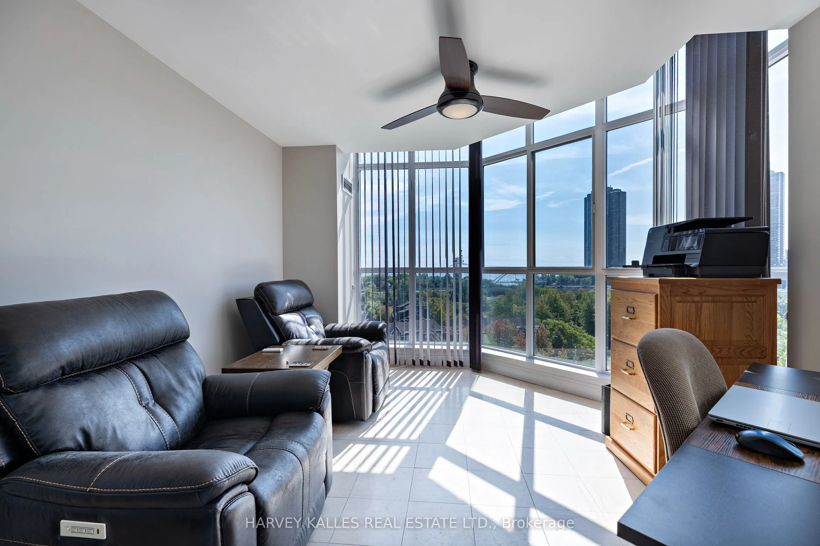 22 Southport Street, #1040