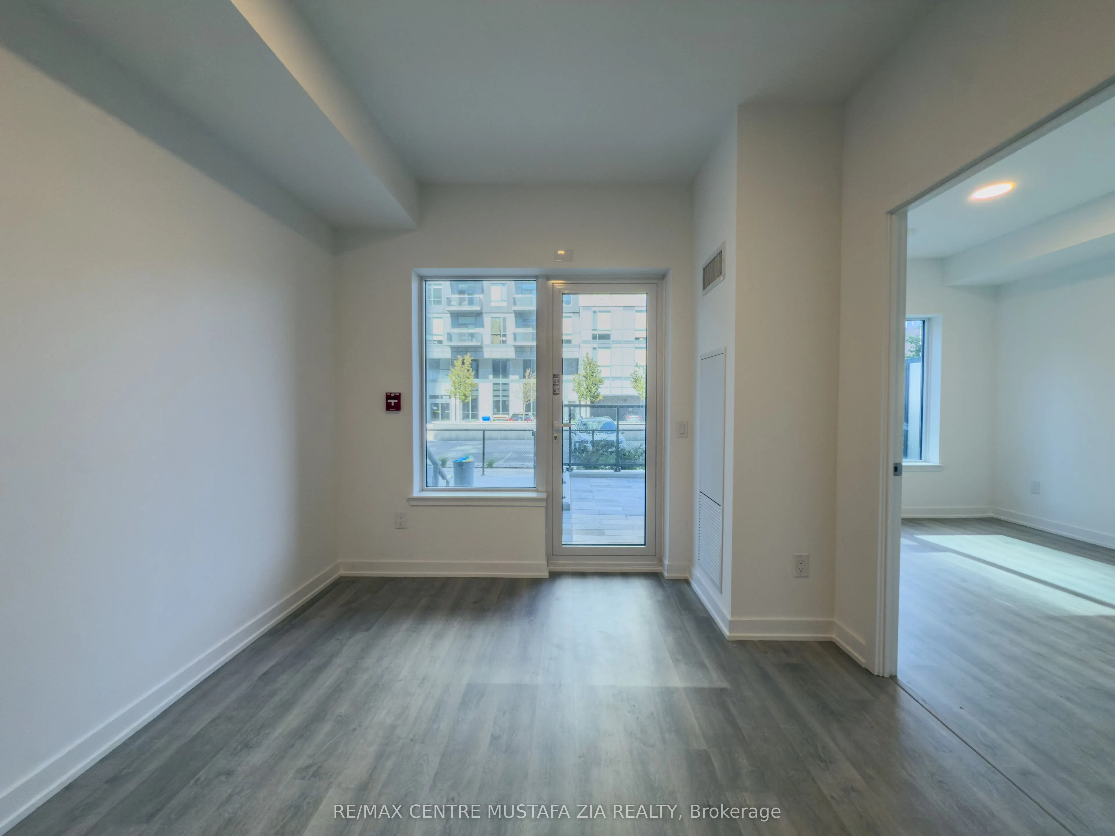 5105 Hurontario Street, #103