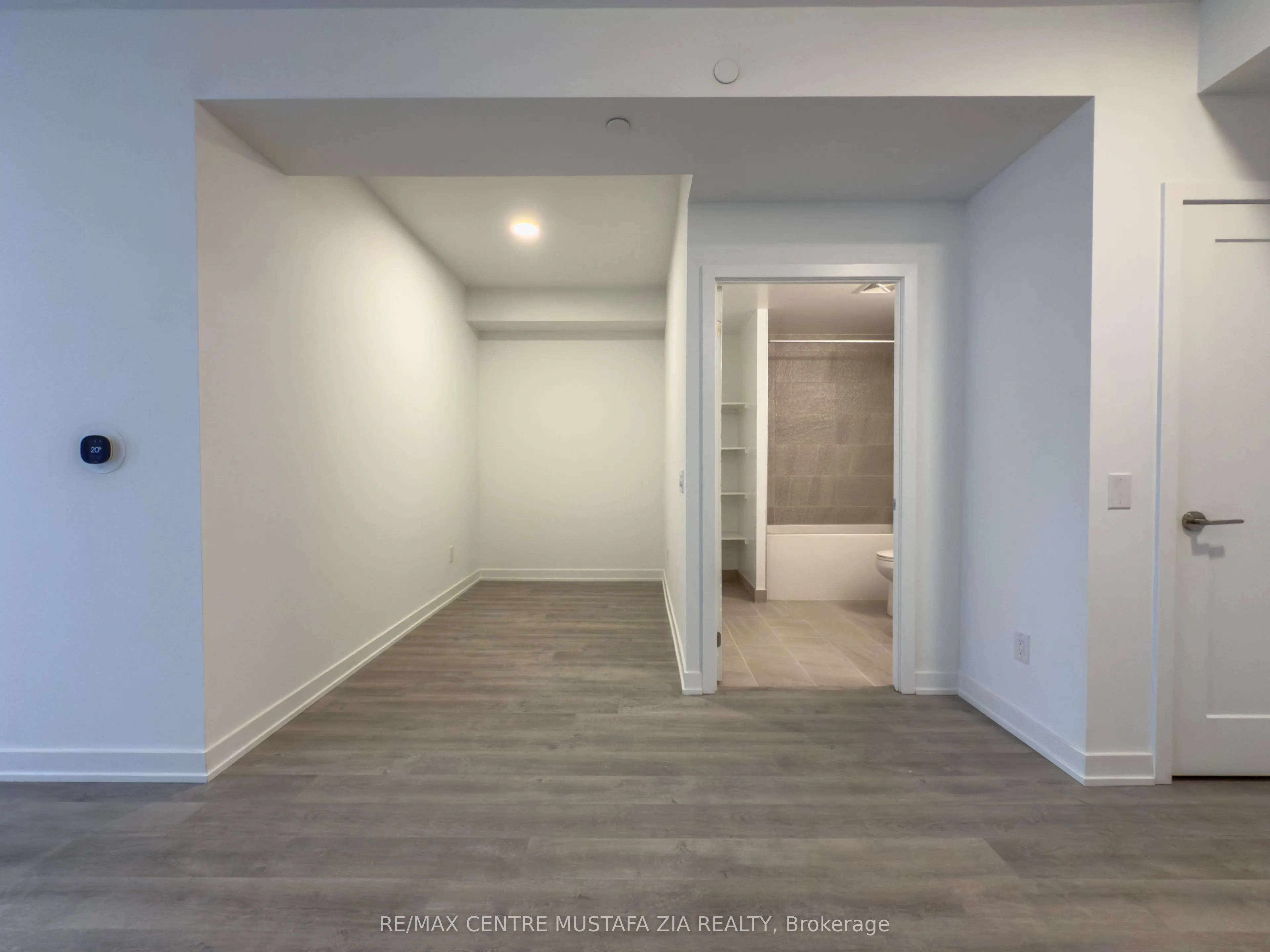 5105 Hurontario Street, #103