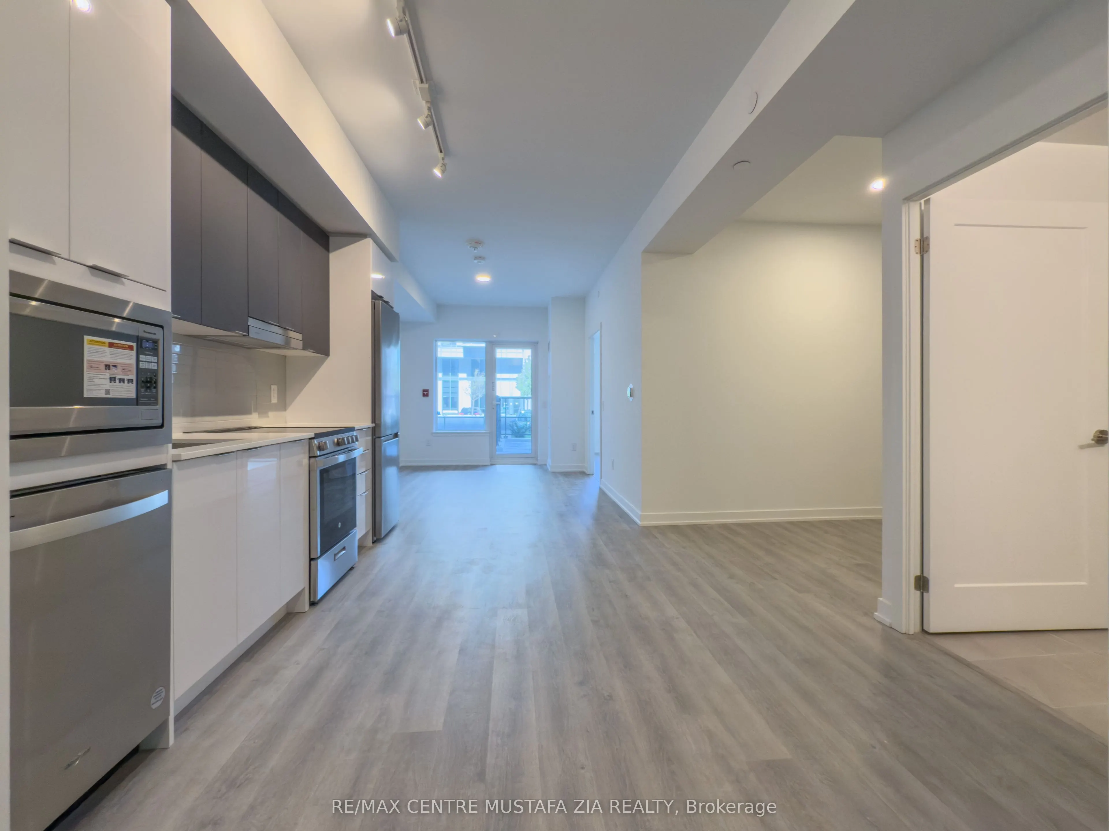 5105 Hurontario Street, #103