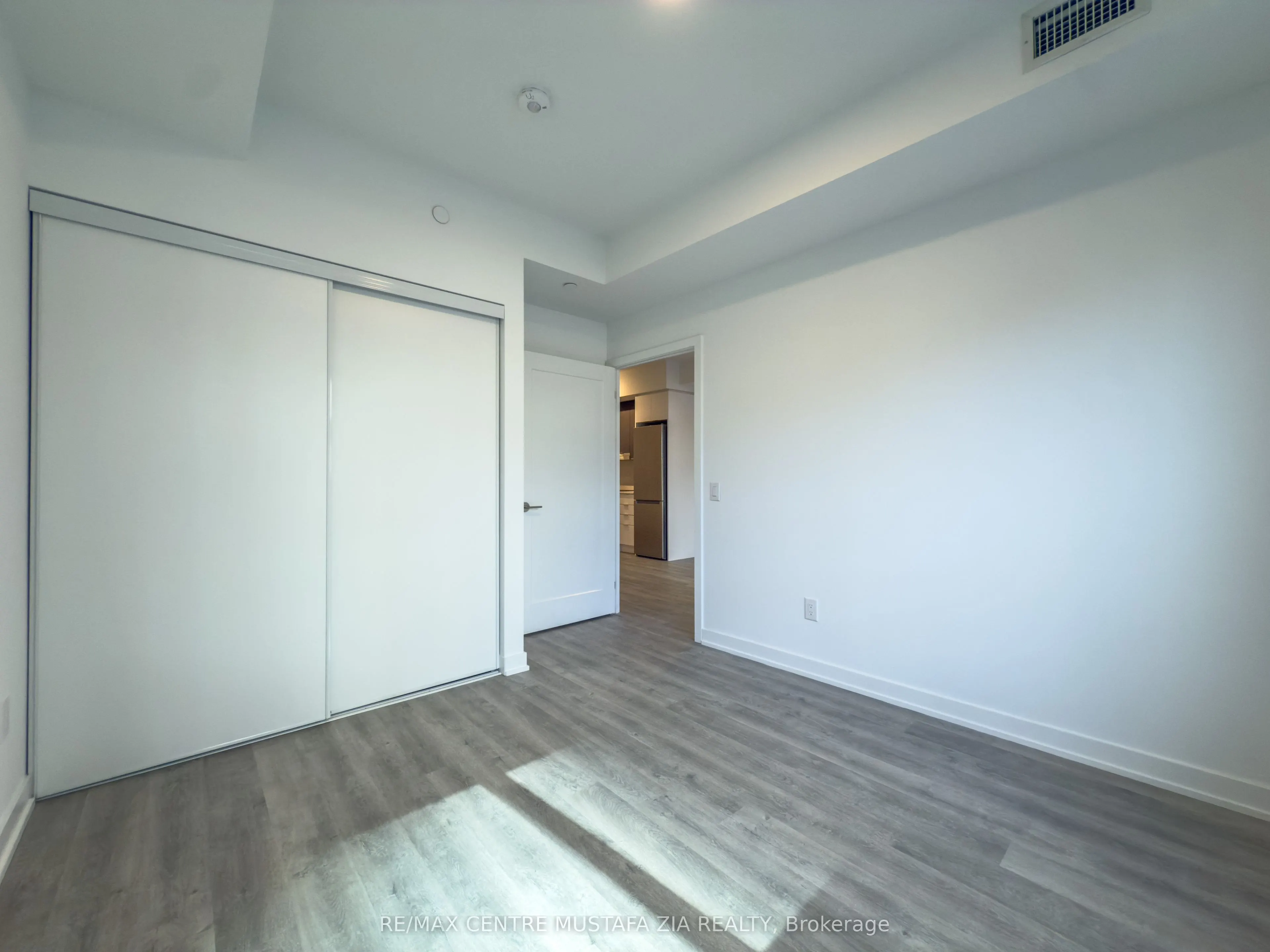 5105 Hurontario Street, #103