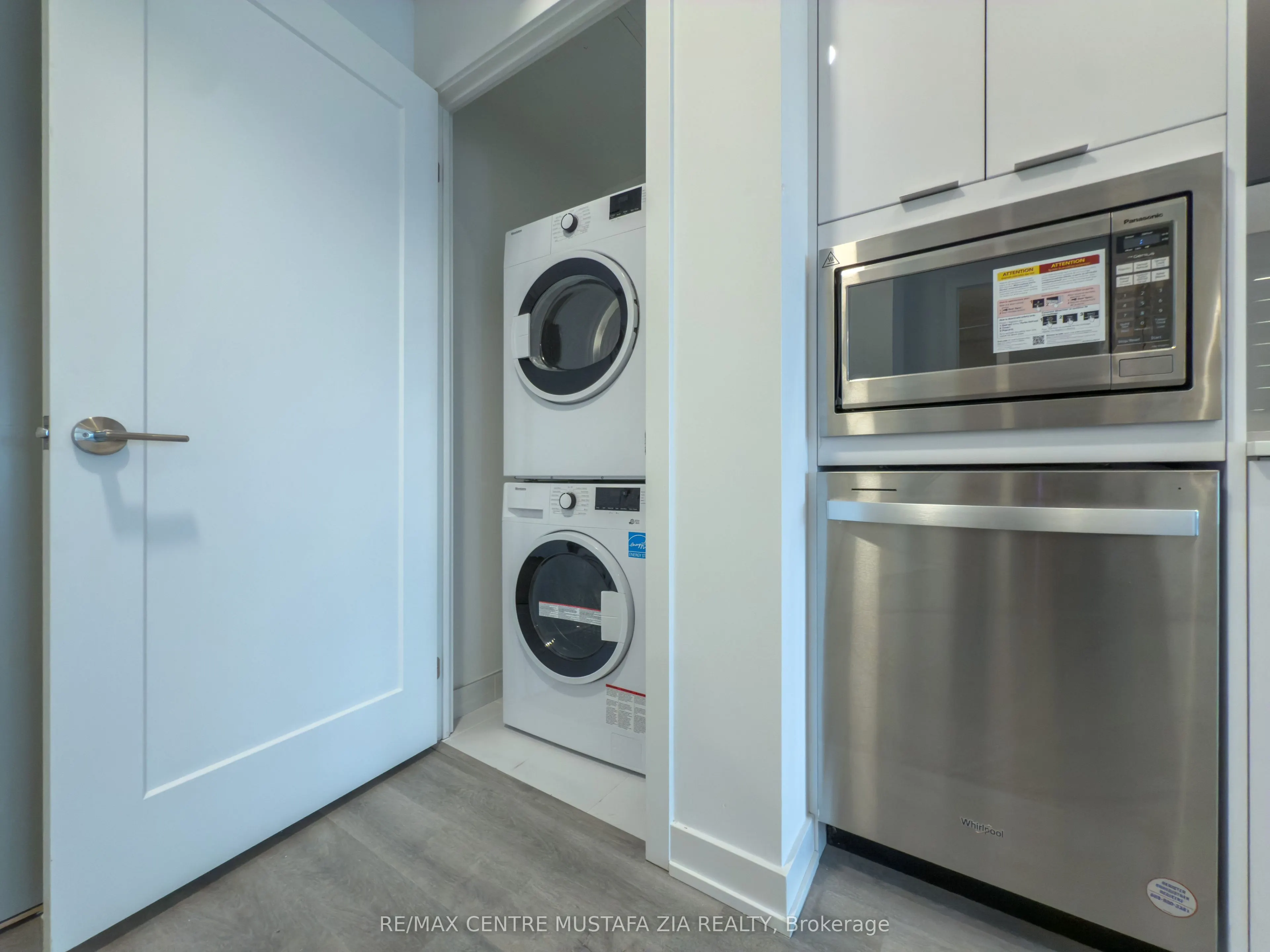 5105 Hurontario Street, #103