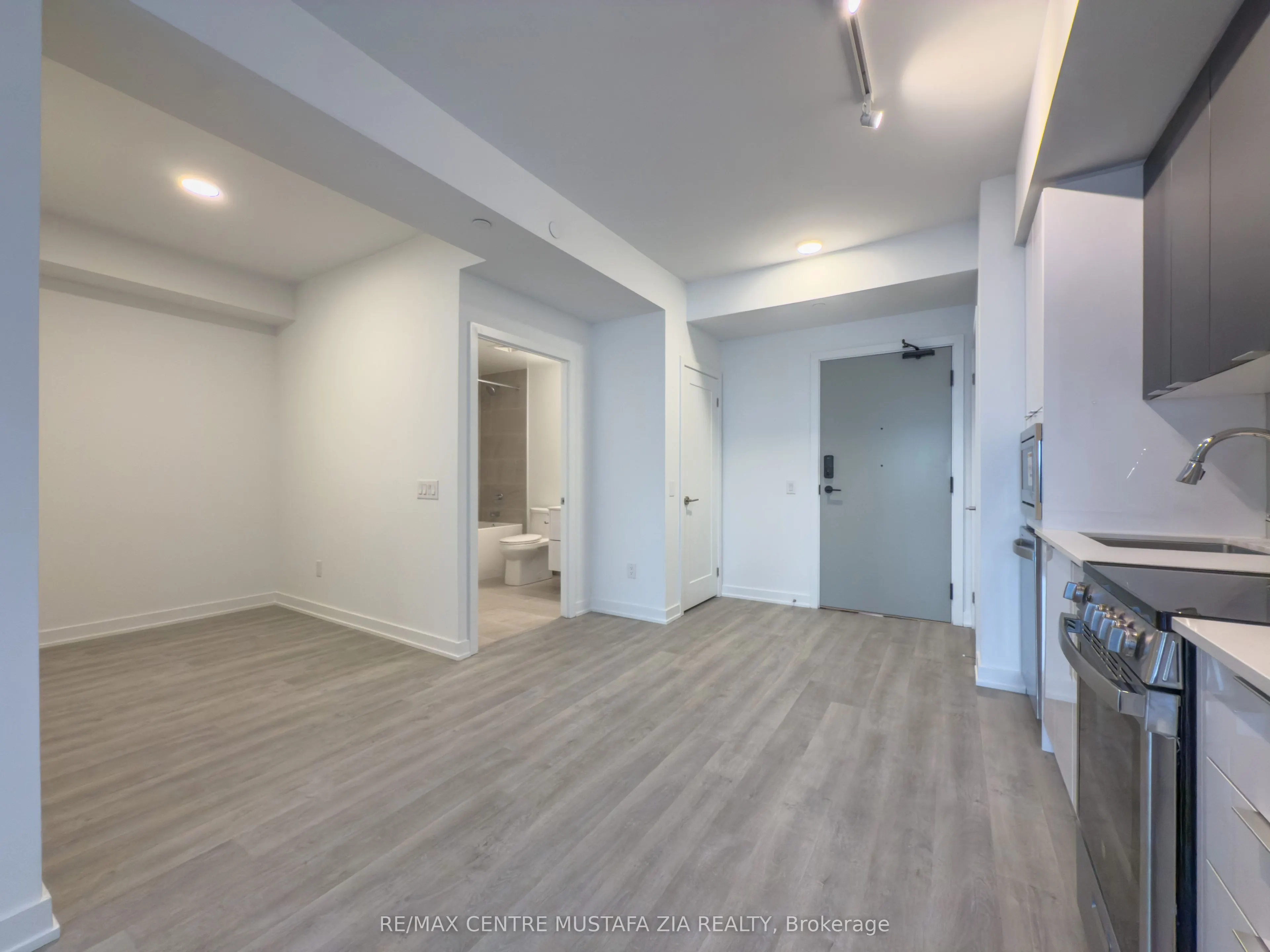 5105 Hurontario Street, #103