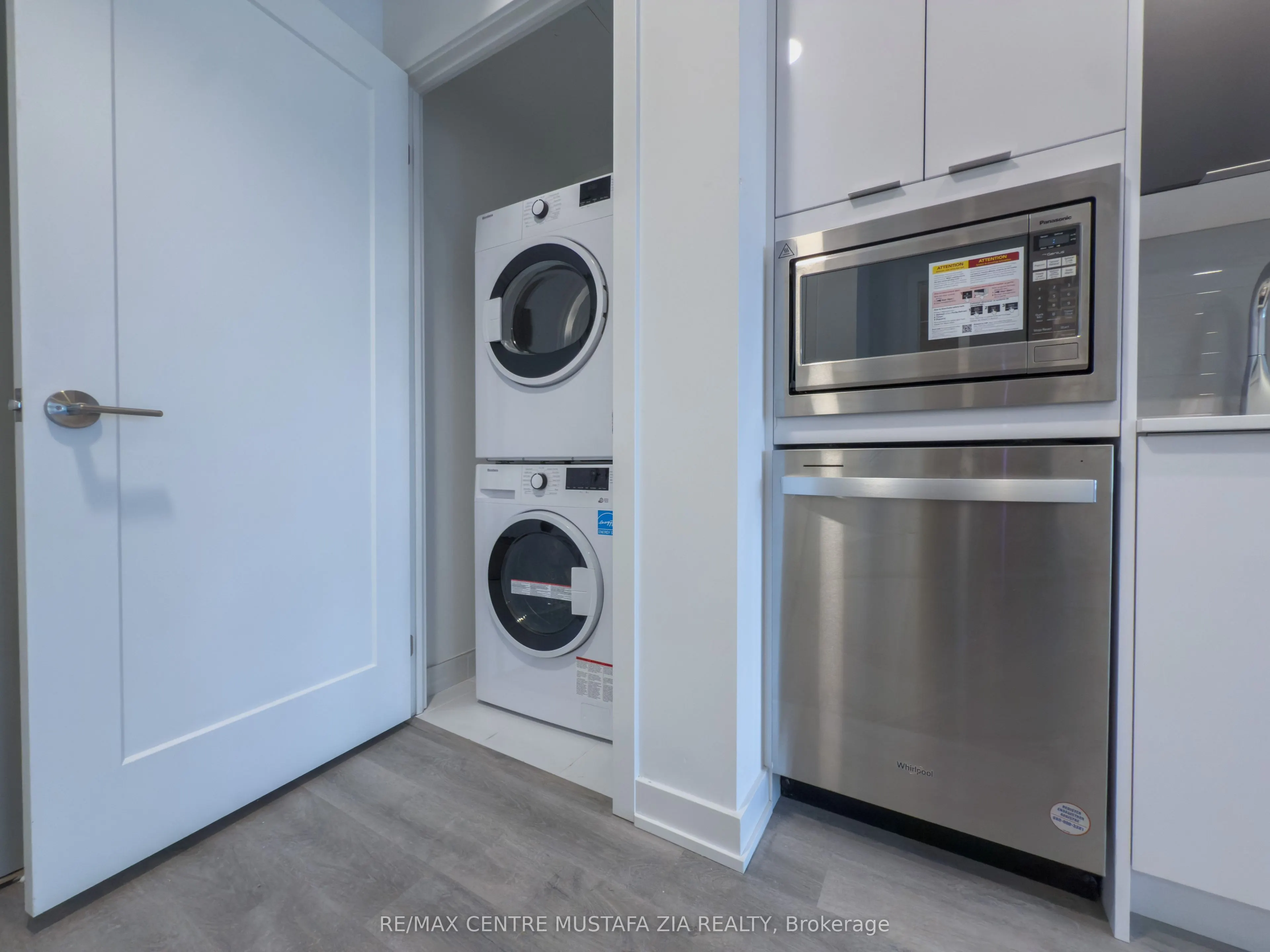5105 Hurontario Street, #103