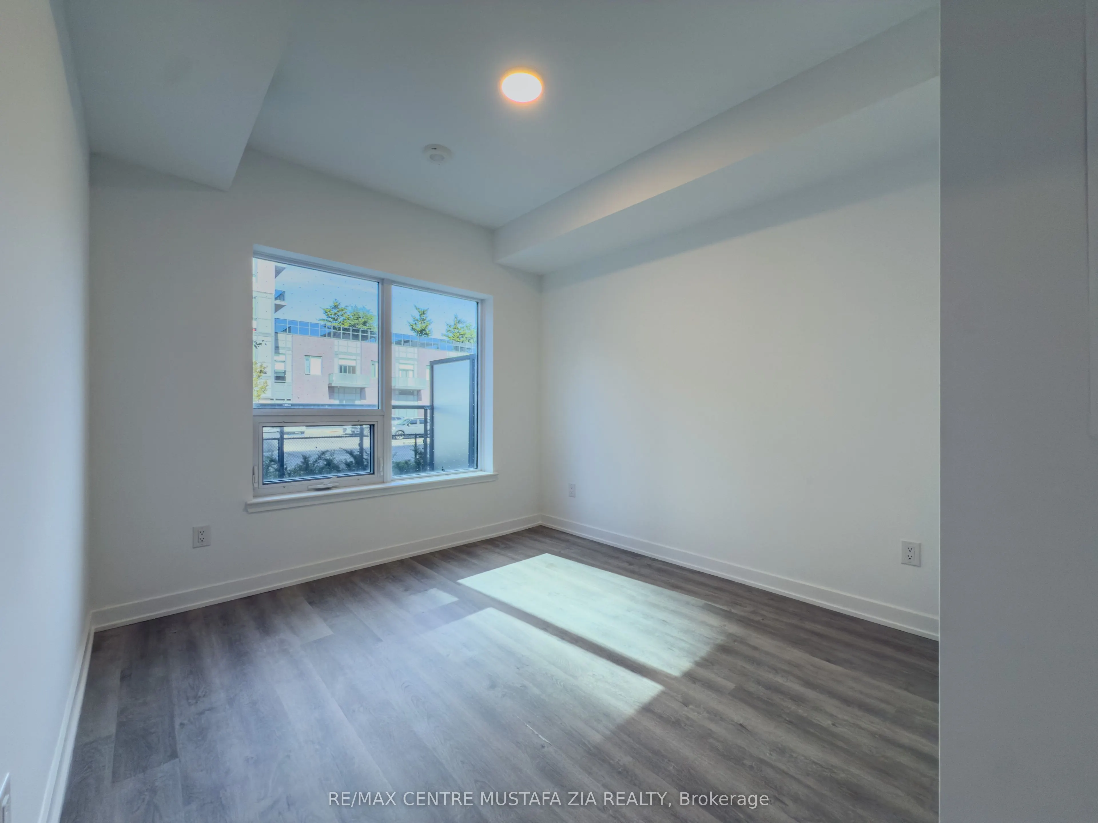 5105 Hurontario Street, #103