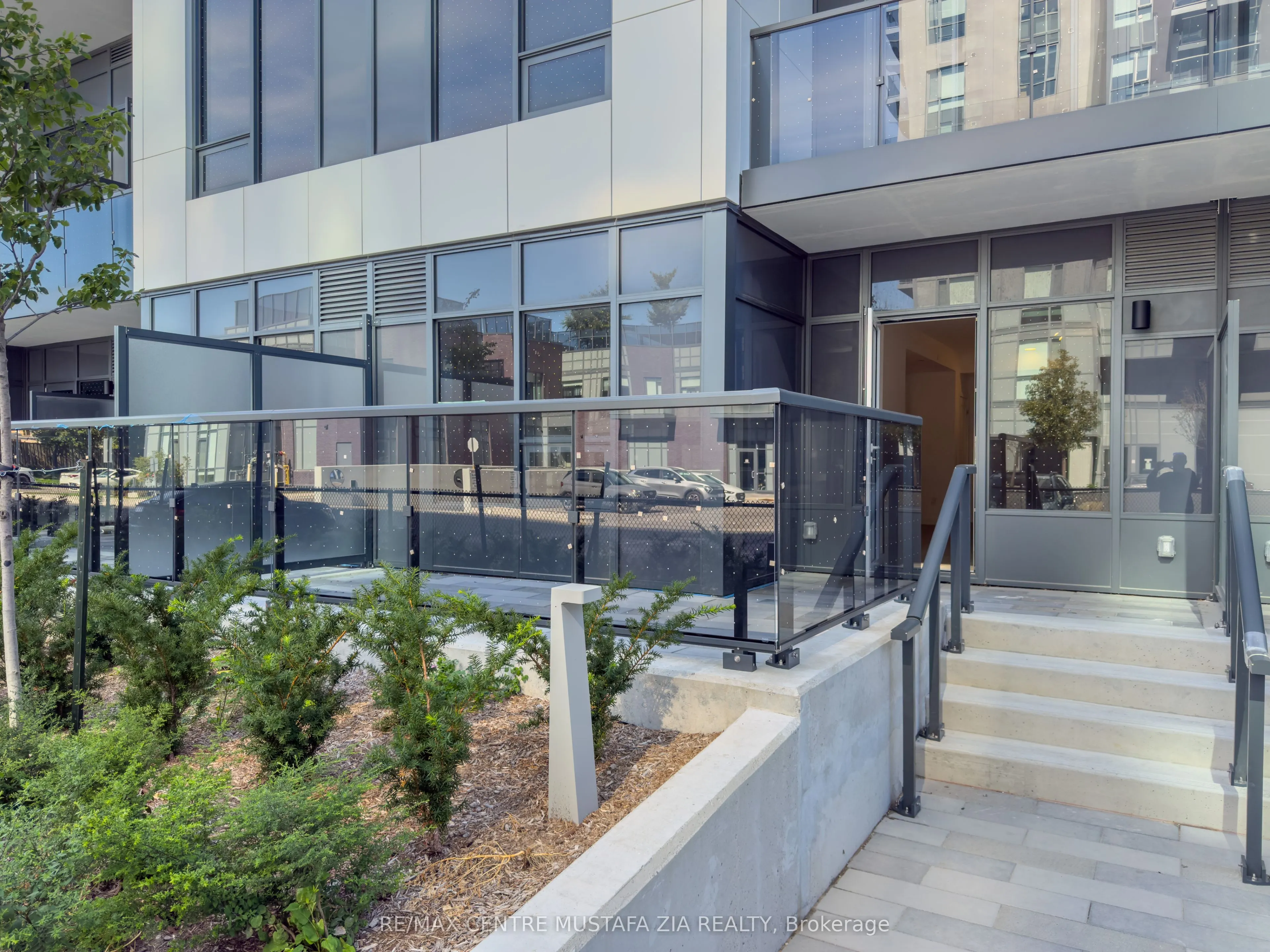 5105 Hurontario Street, #103