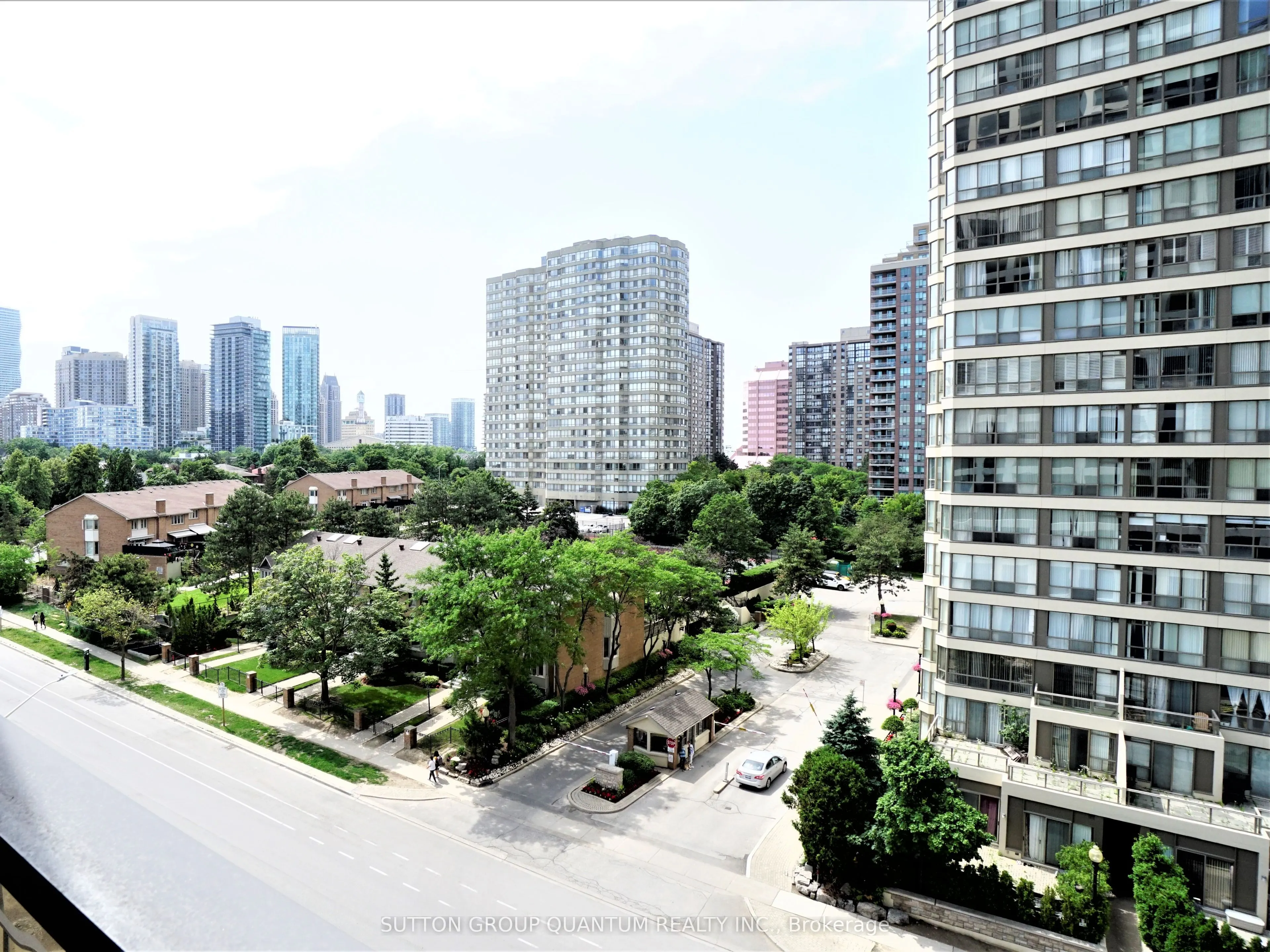 36 Elm Dr. W. Drive, #601