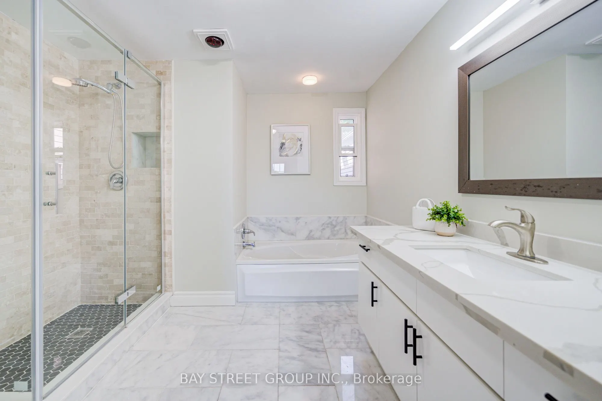 1307 Barberry Green