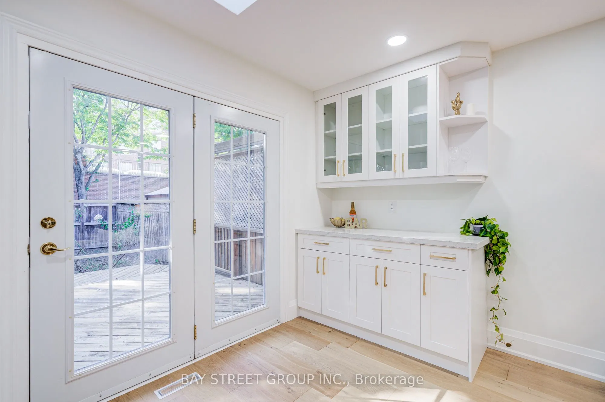 1307 Barberry Green