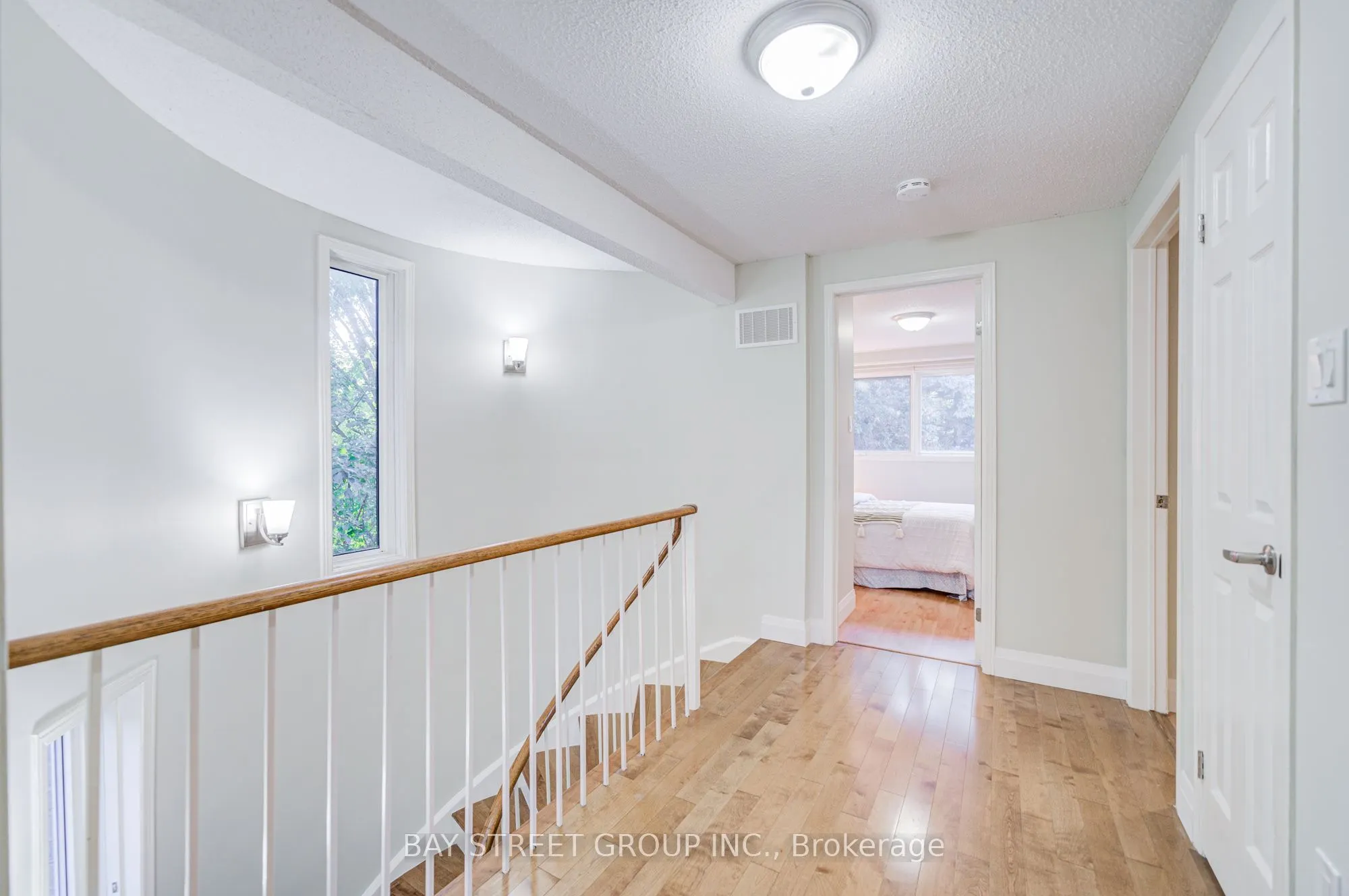 1307 Barberry Green