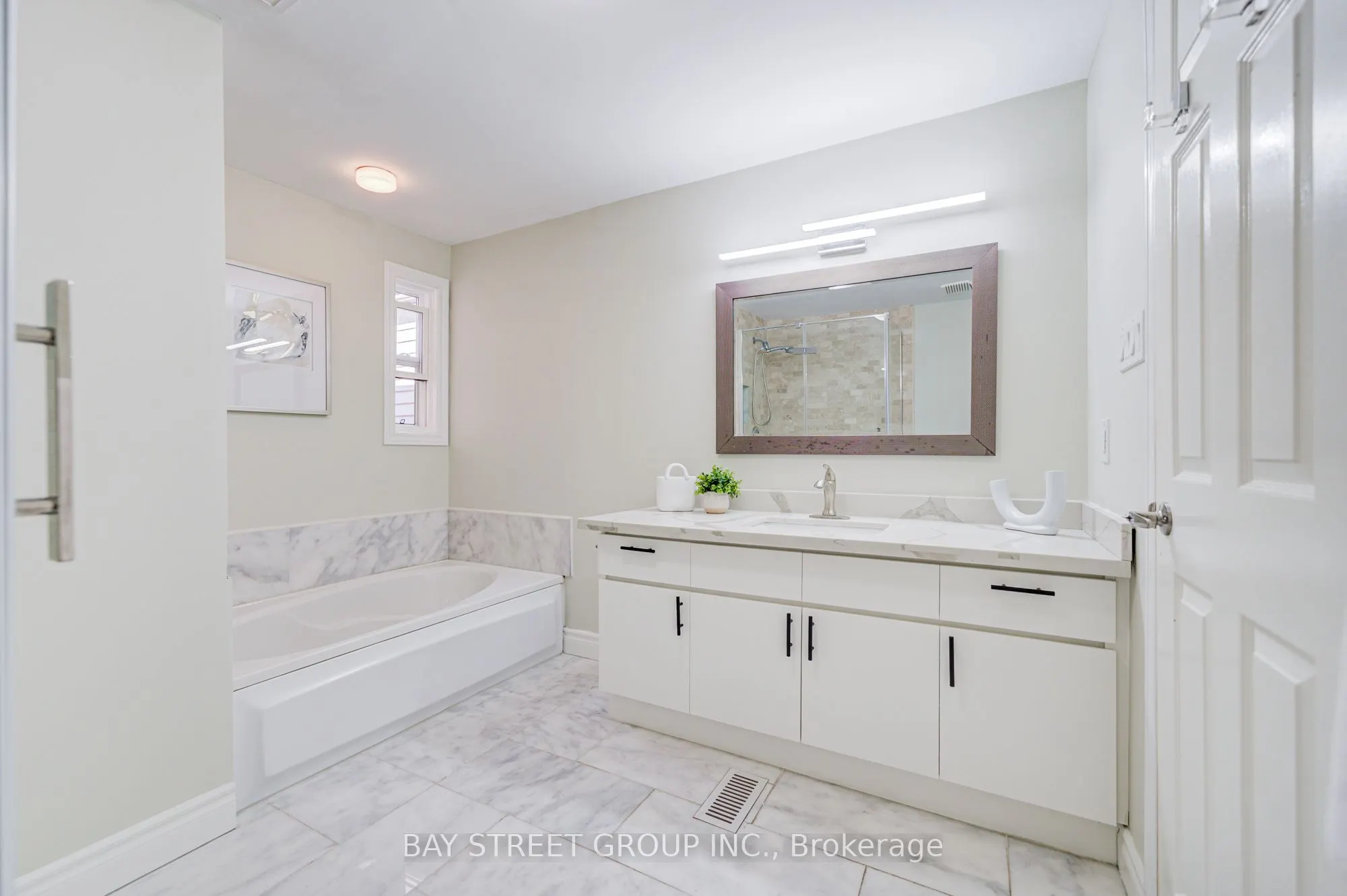 1307 Barberry Green