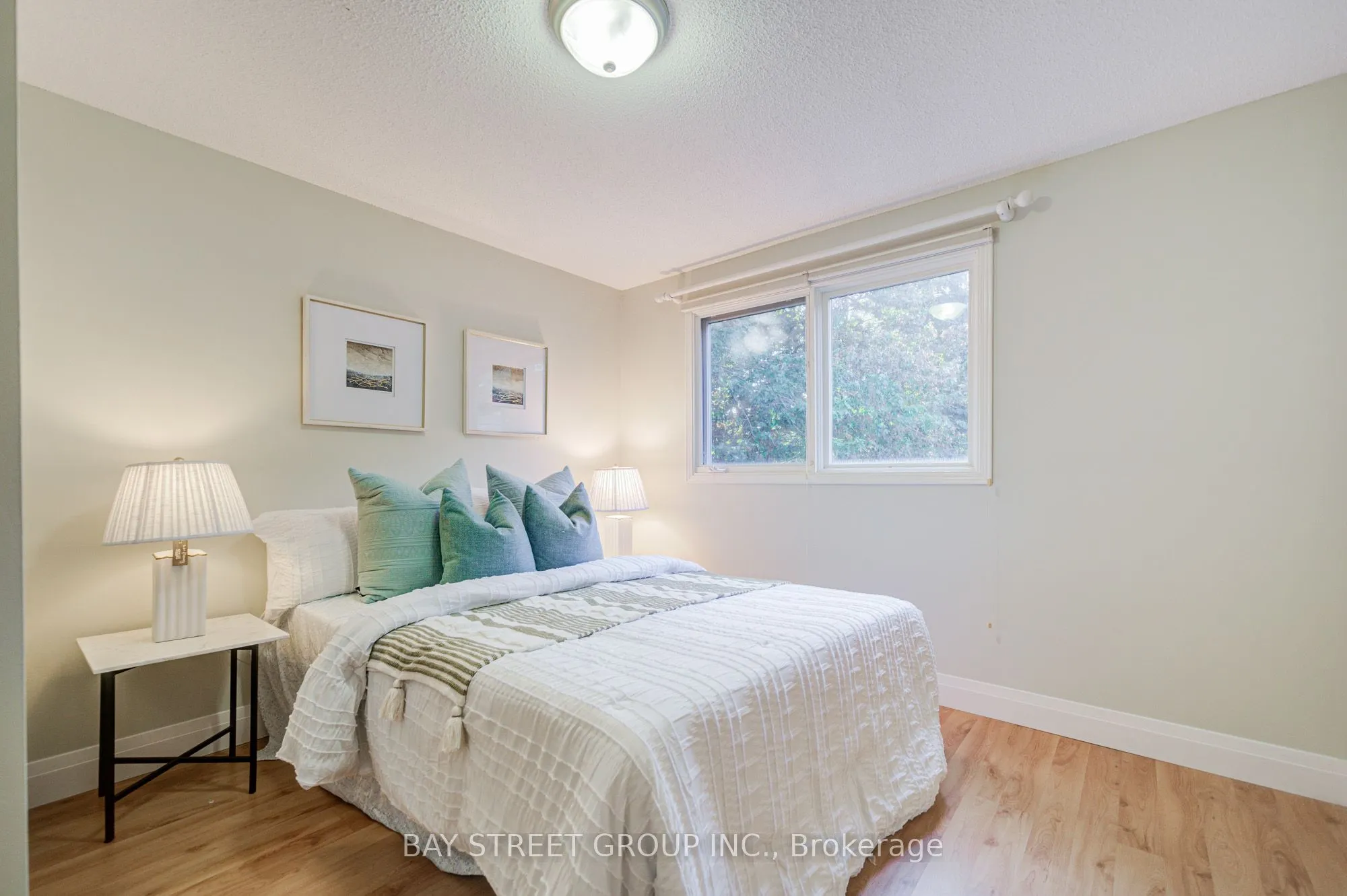 1307 Barberry Green