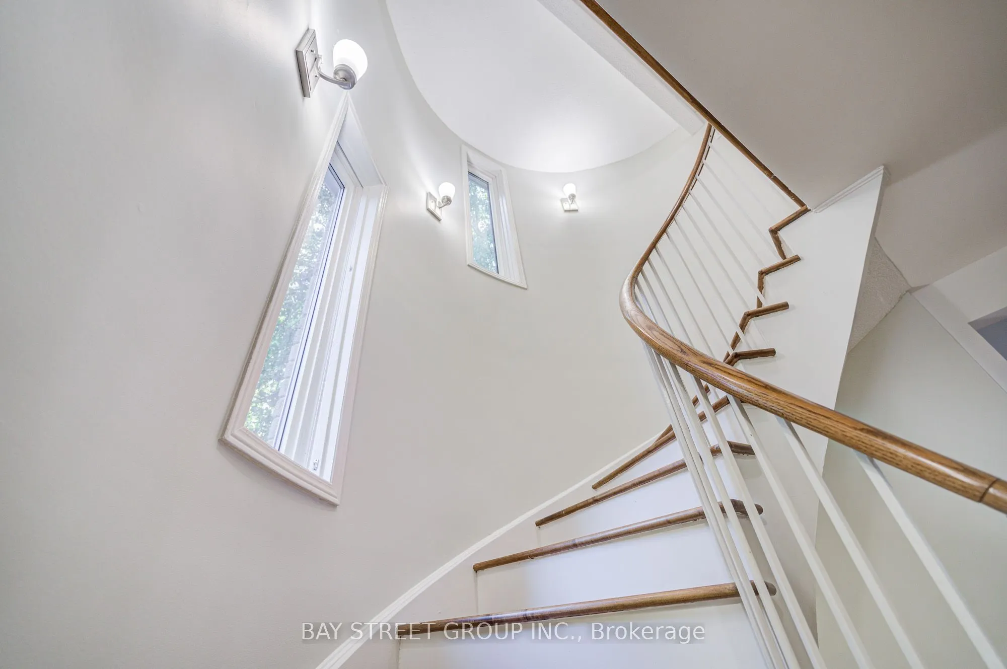 1307 Barberry Green