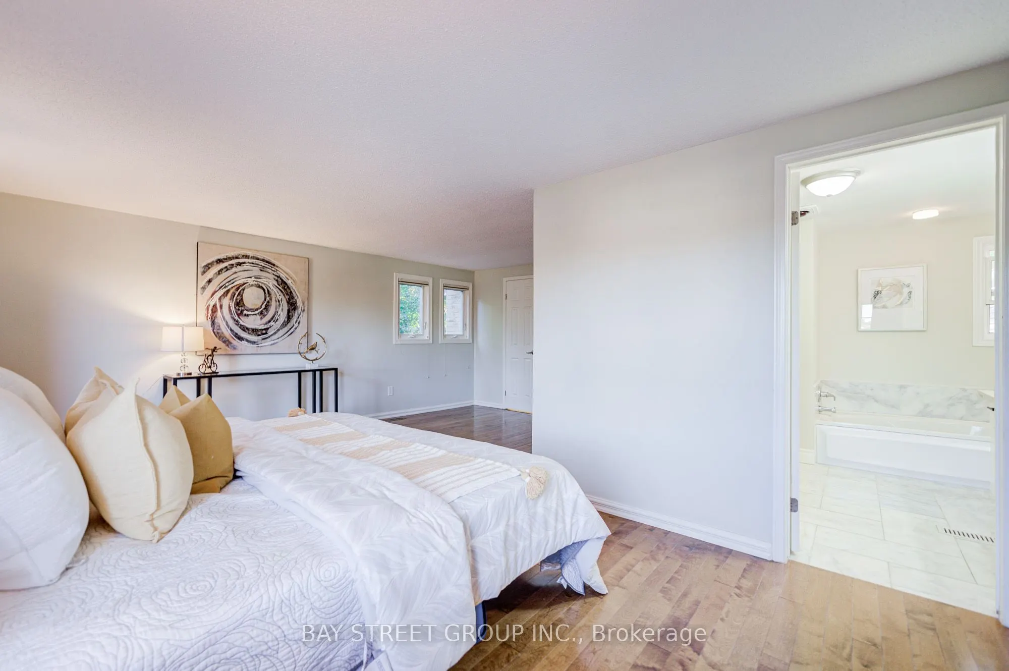 1307 Barberry Green