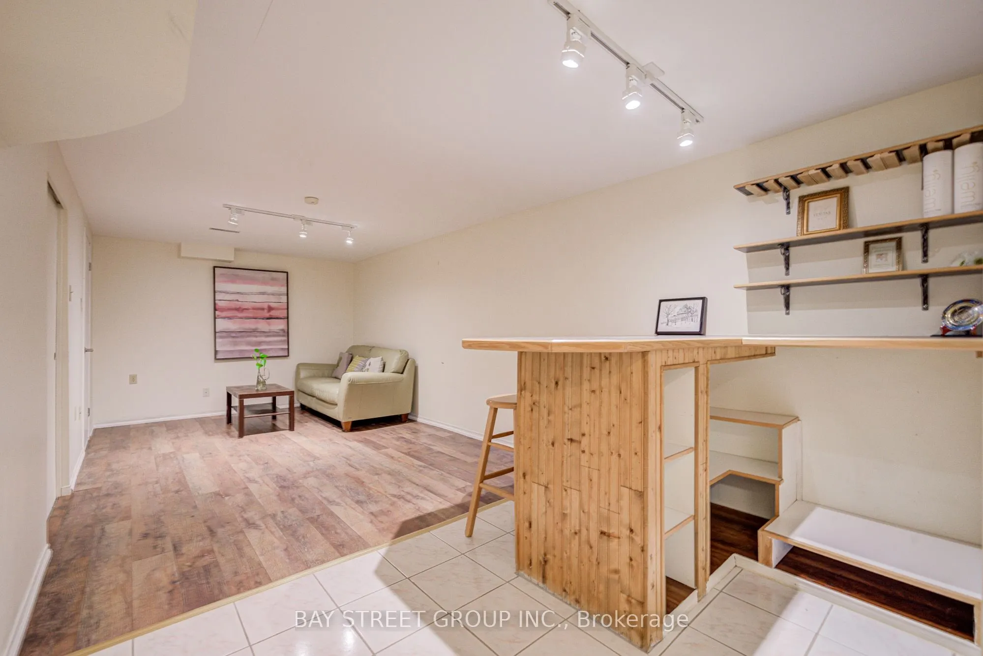 1307 Barberry Green