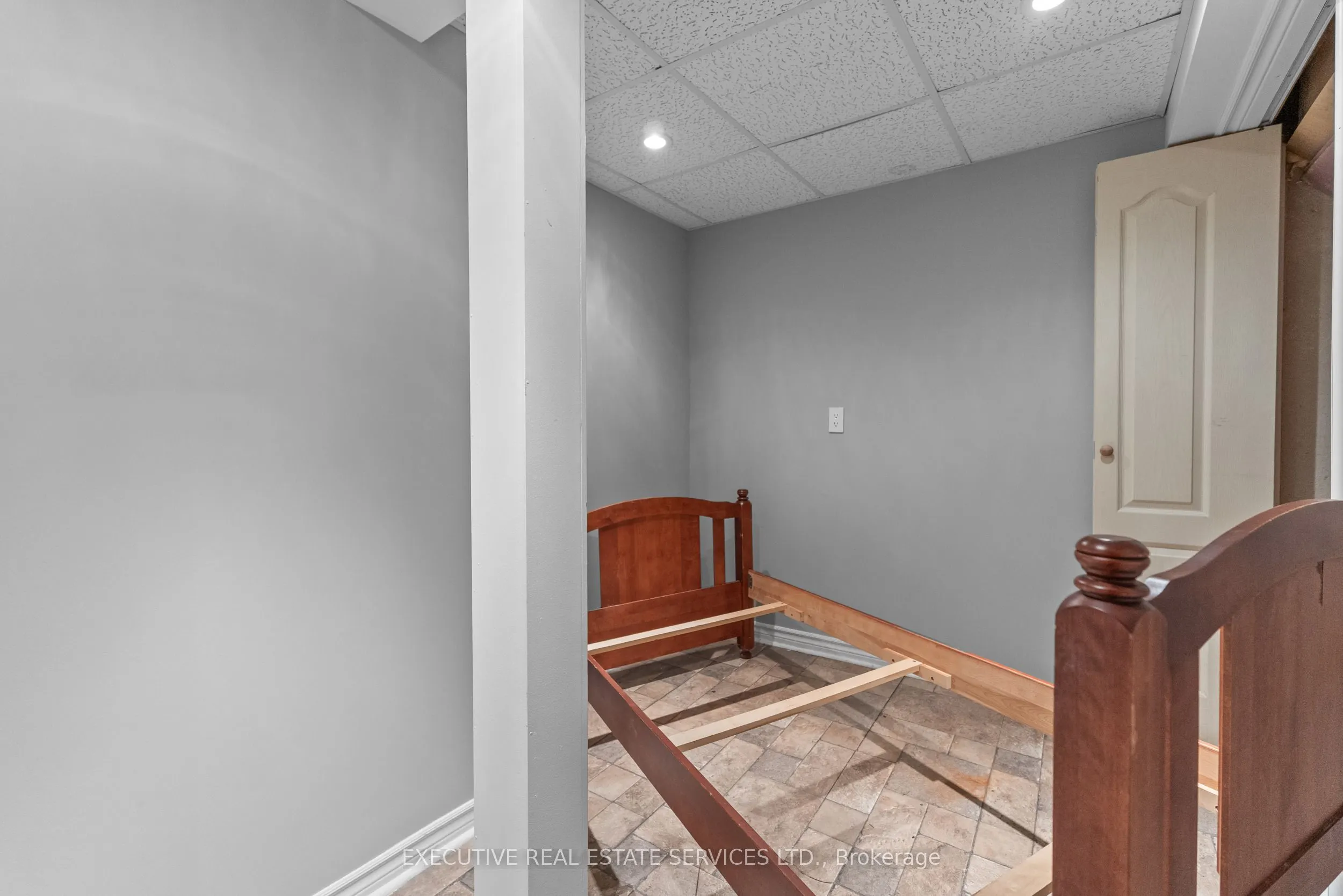 1342 Roylen Road