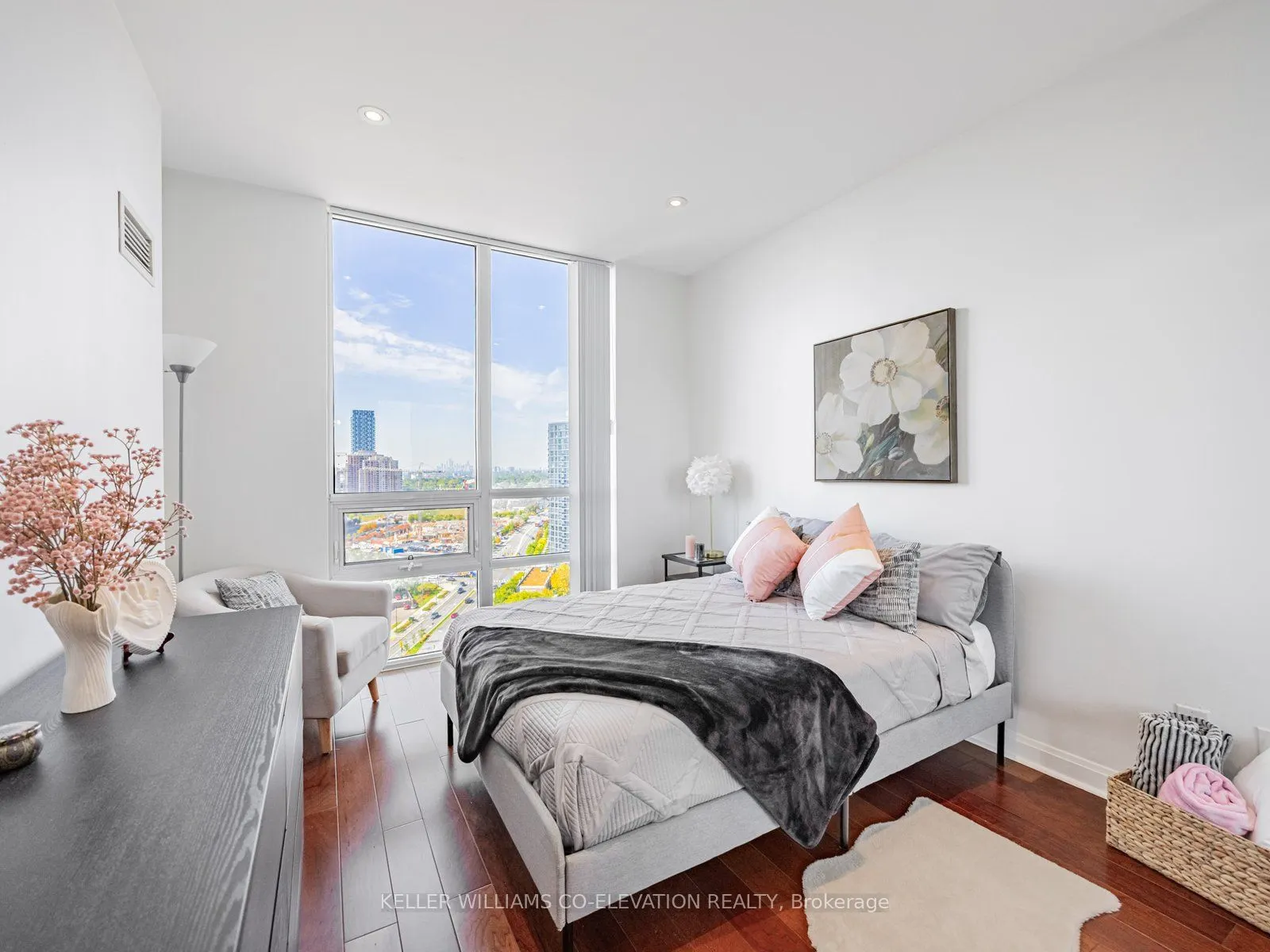 1 Michael Power Place, #PH9