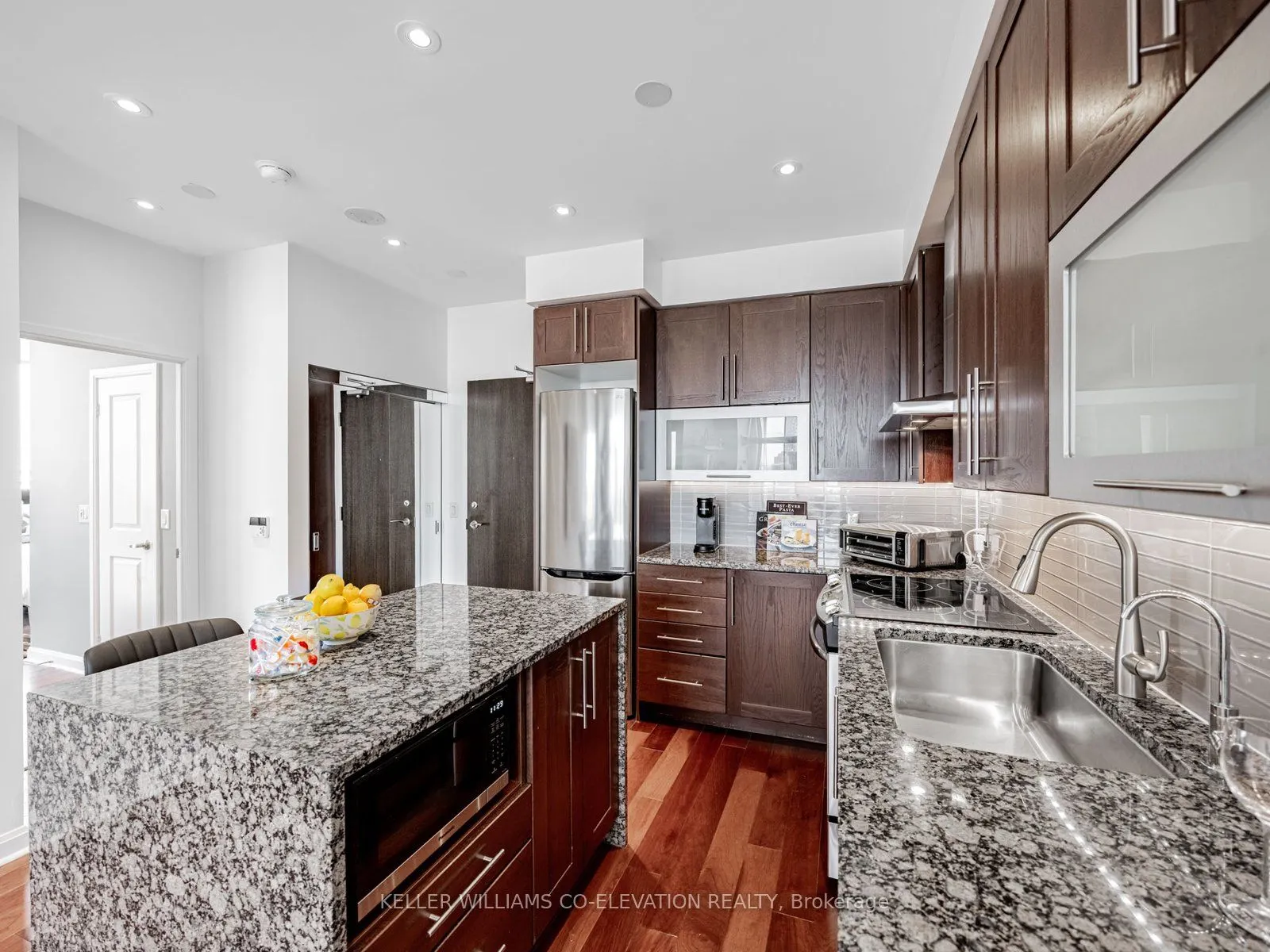 1 Michael Power Place, #PH9