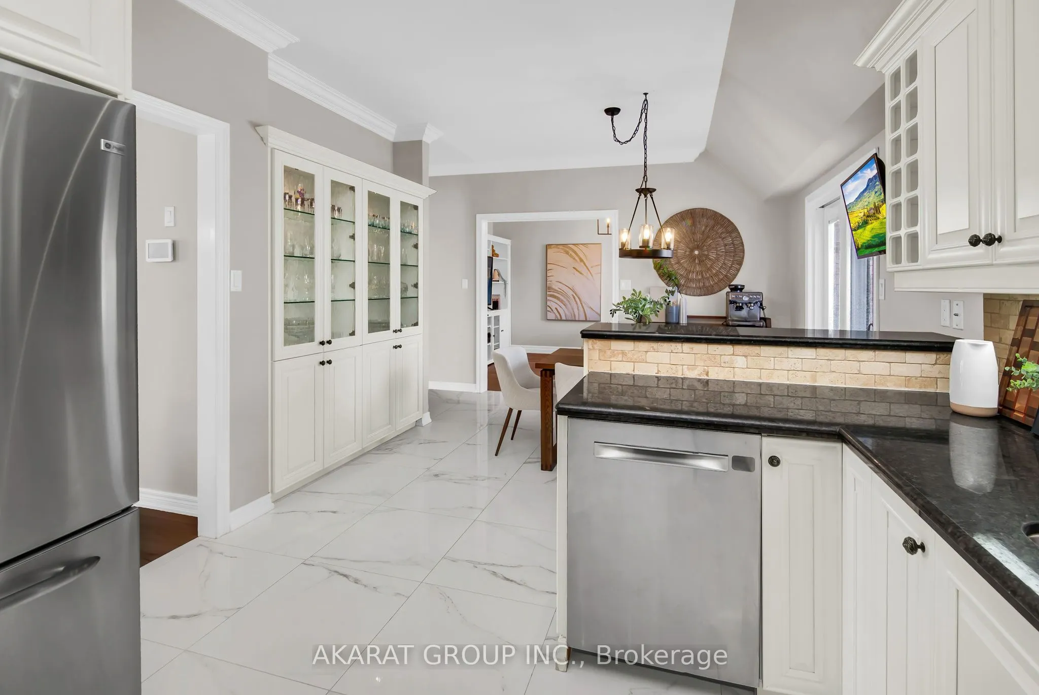 2113 Dalecroft Crescent