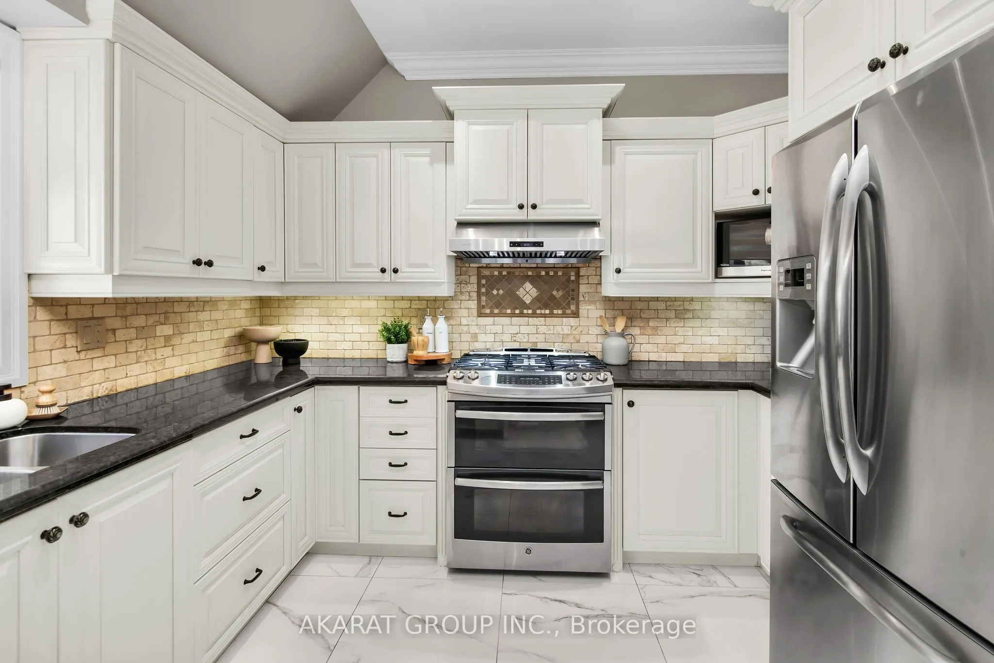 2113 Dalecroft Crescent