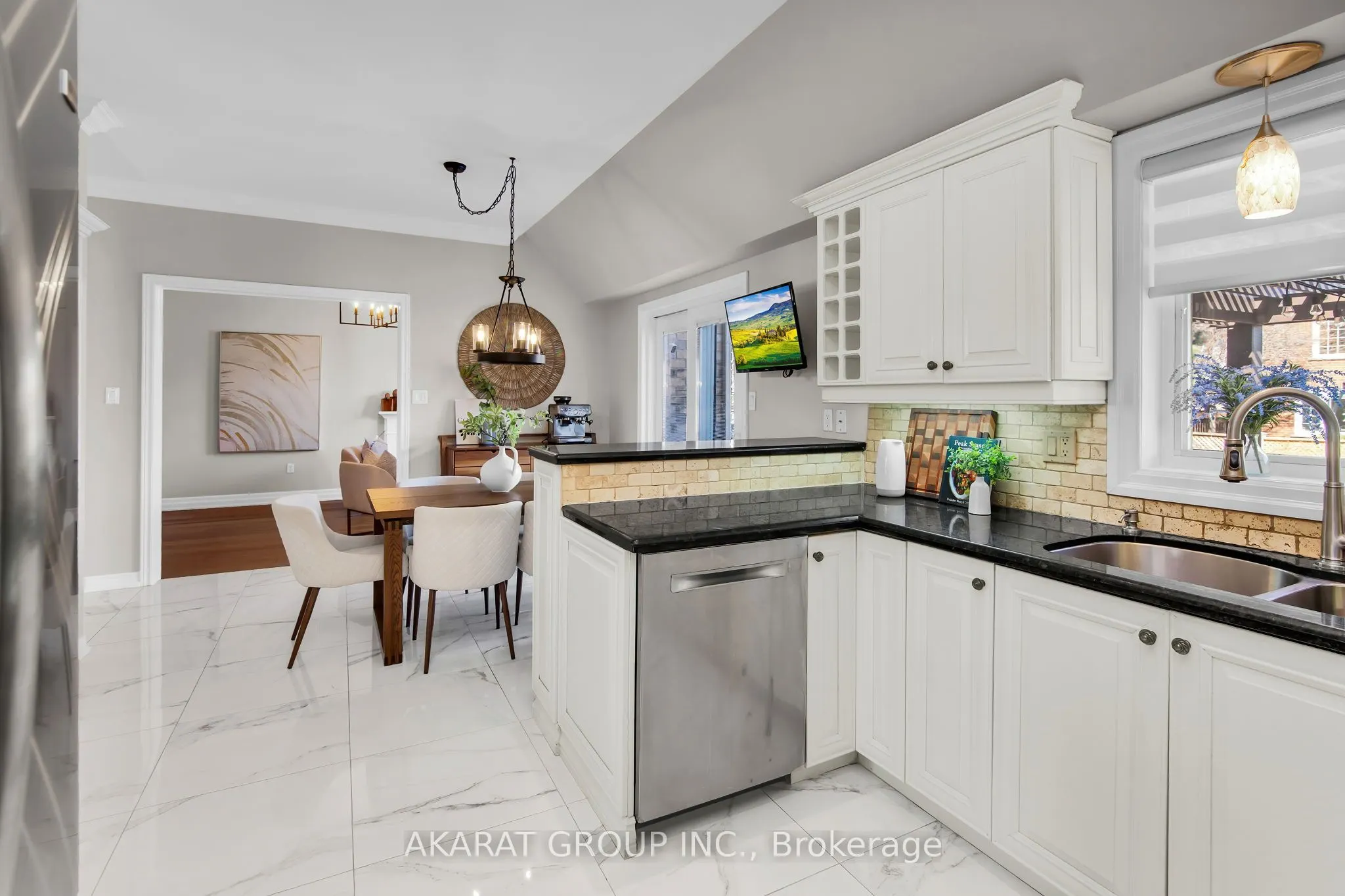 2113 Dalecroft Crescent