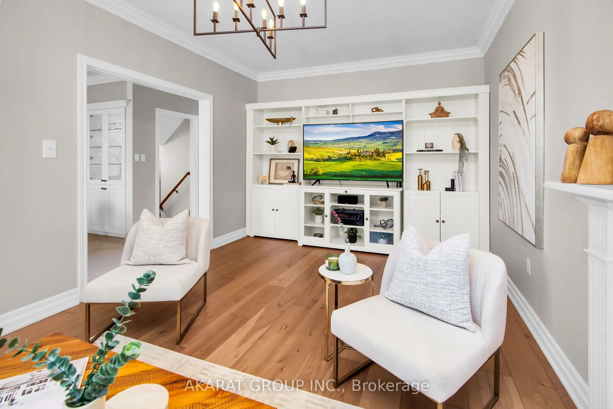 2113 Dalecroft Crescent