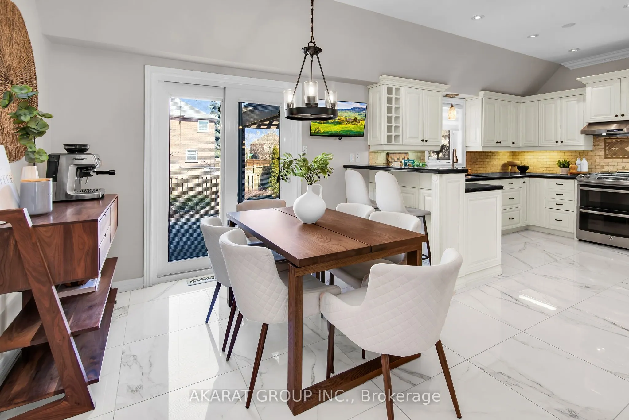 2113 Dalecroft Crescent