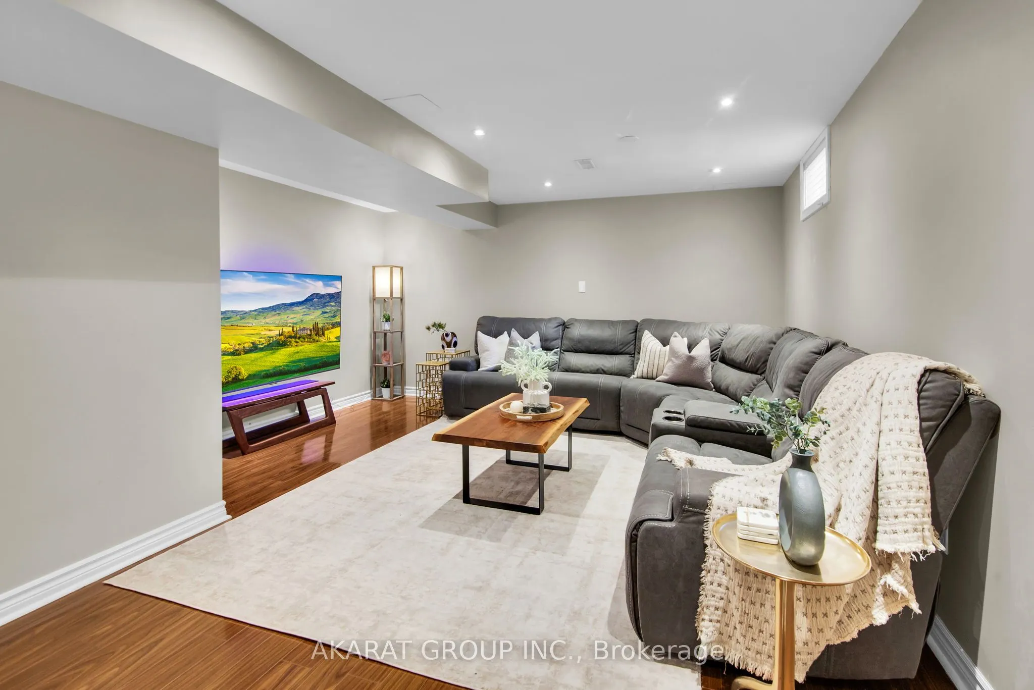 2113 Dalecroft Crescent