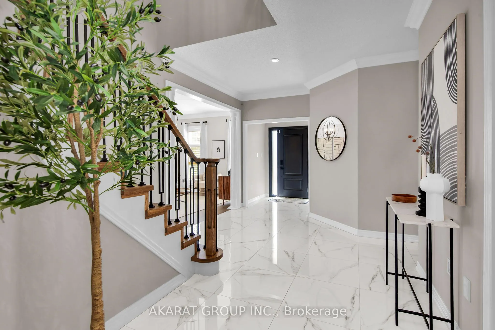 2113 Dalecroft Crescent
