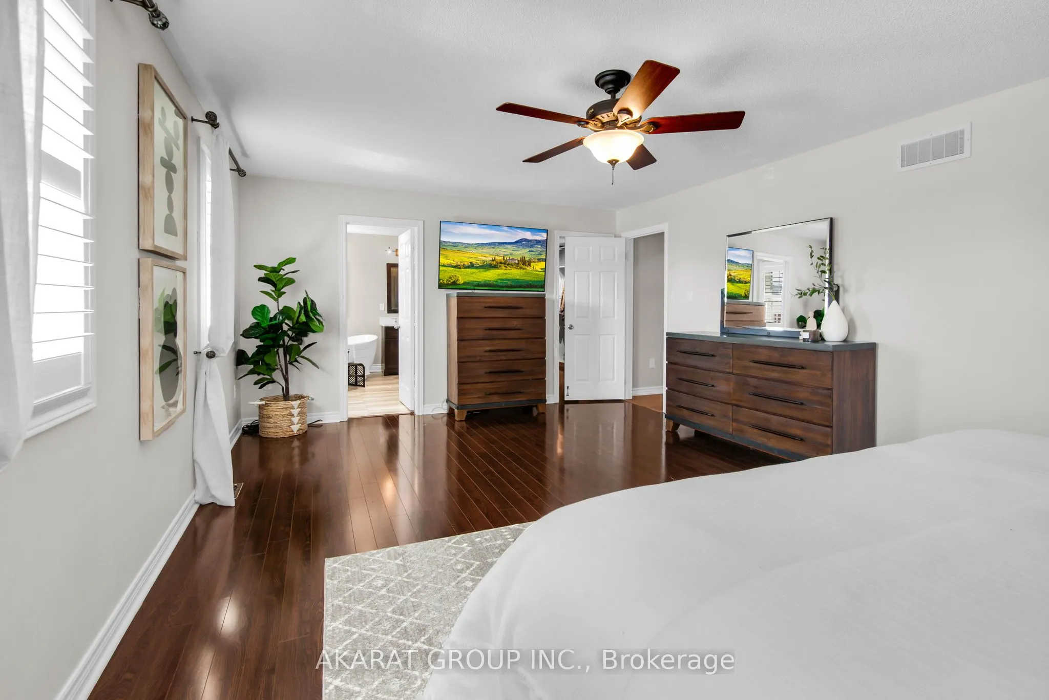 2113 Dalecroft Crescent