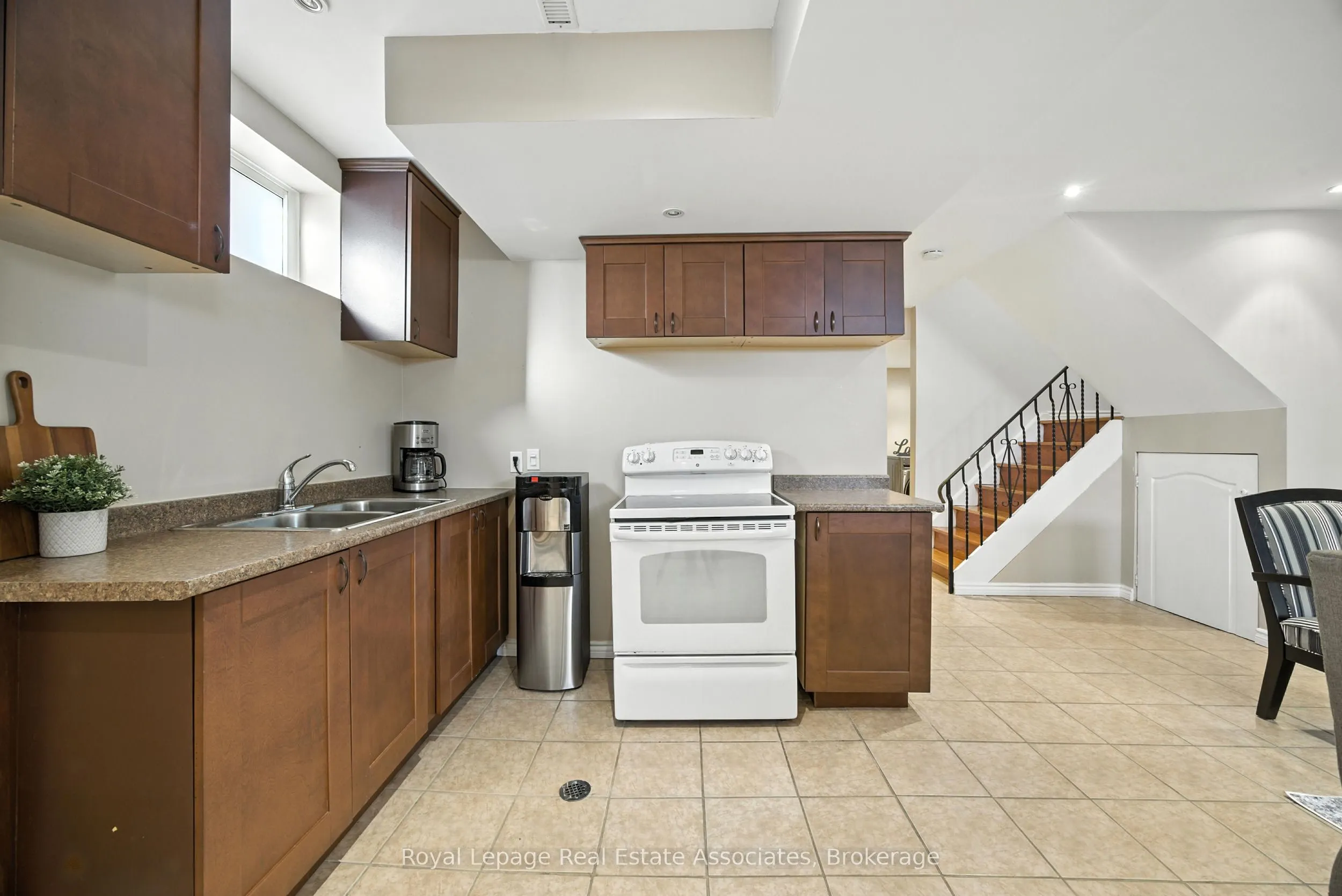 160 Sheldon Avenue, #A