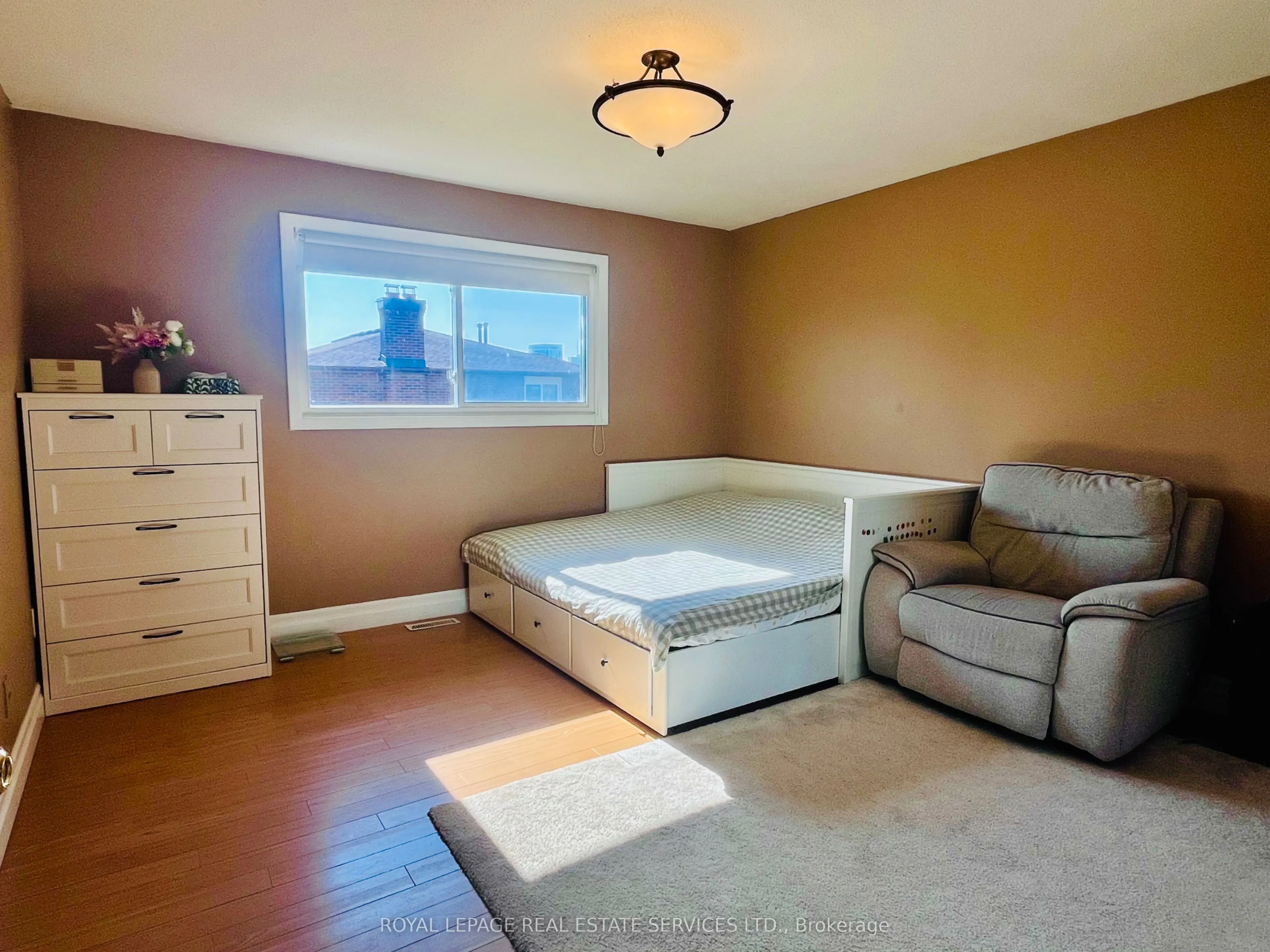 162 Chalfield Lane, #Upper