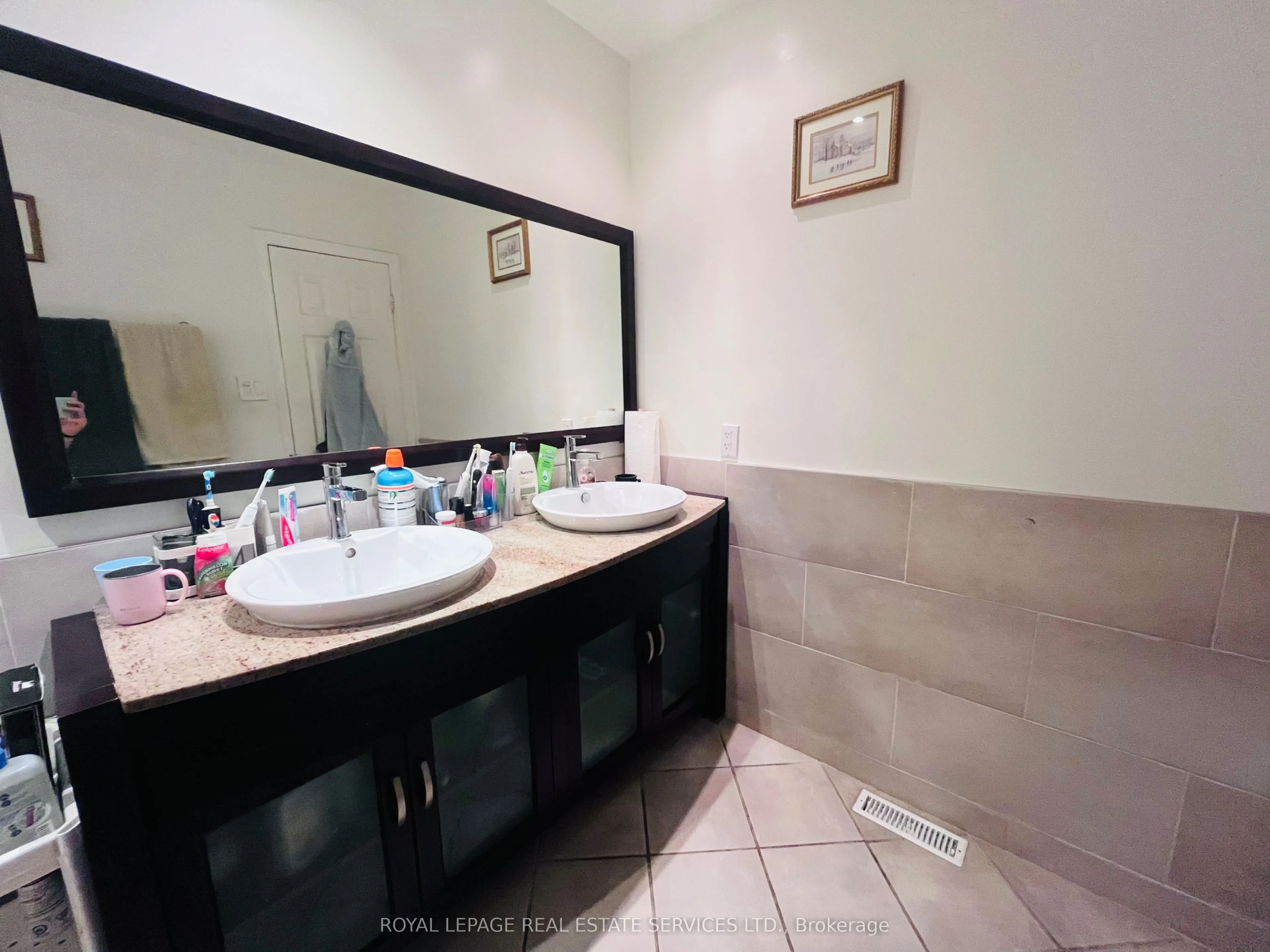 162 Chalfield Lane, #Upper