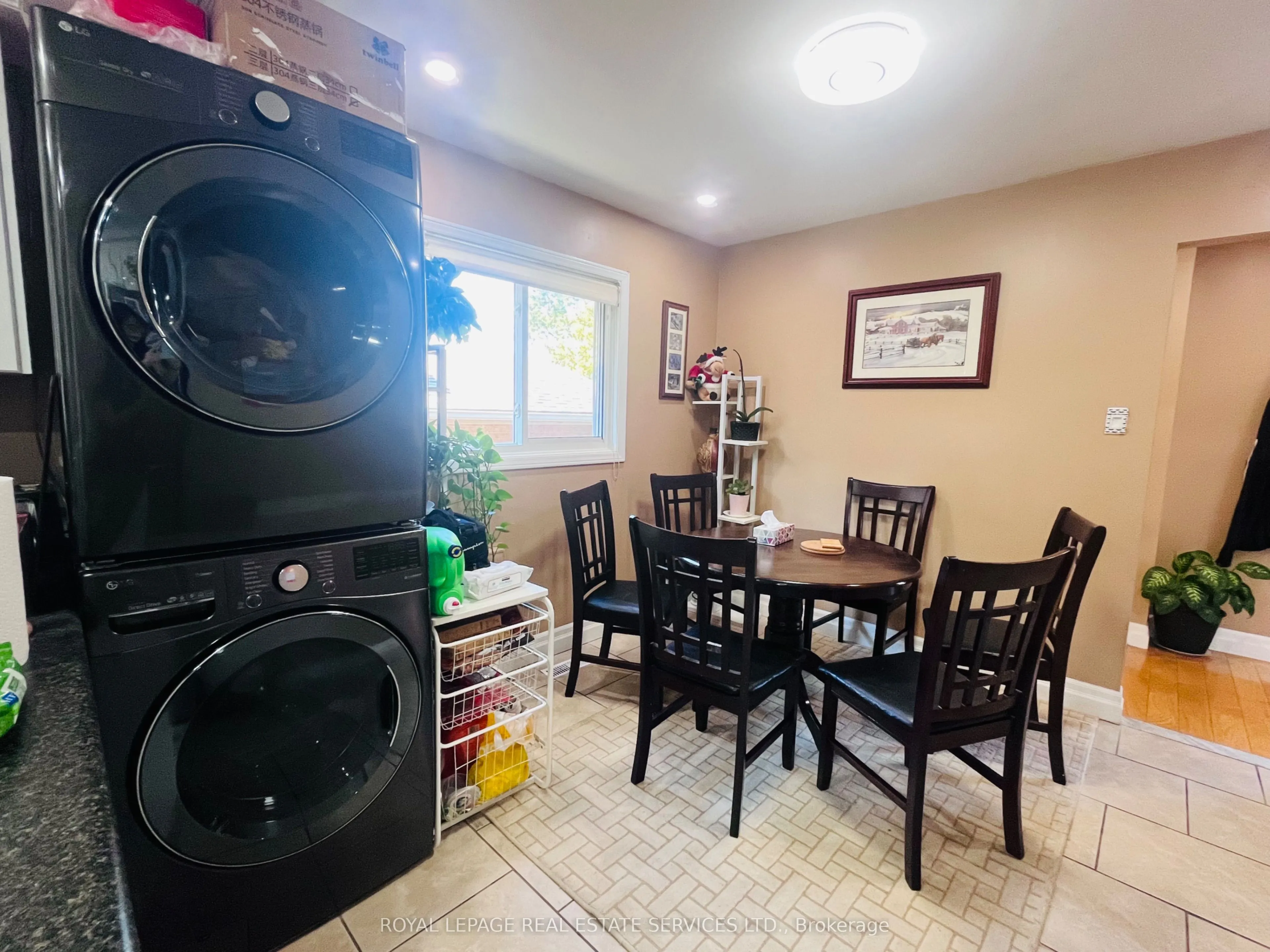 162 Chalfield Lane, #Upper