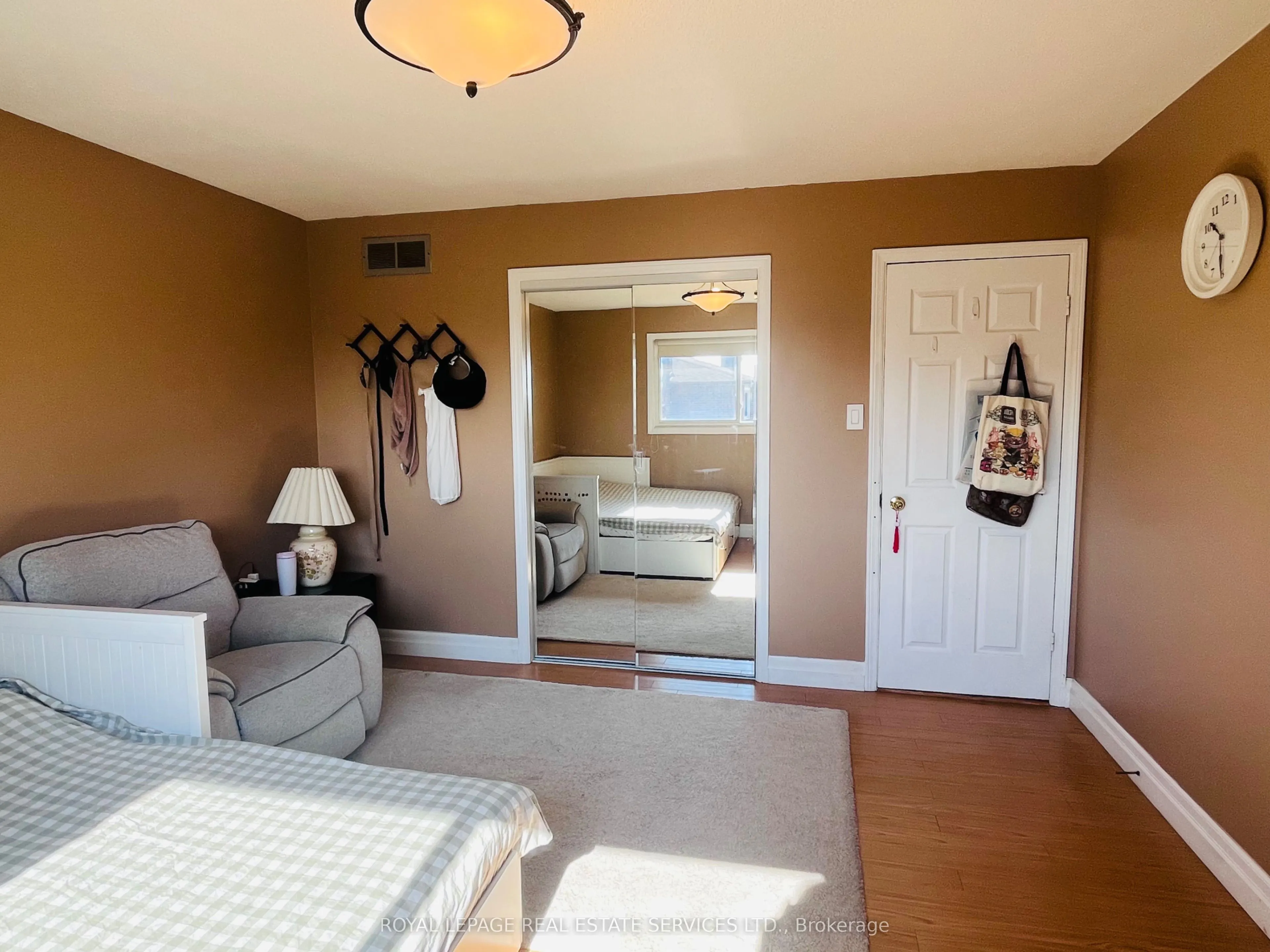 162 Chalfield Lane, #Upper