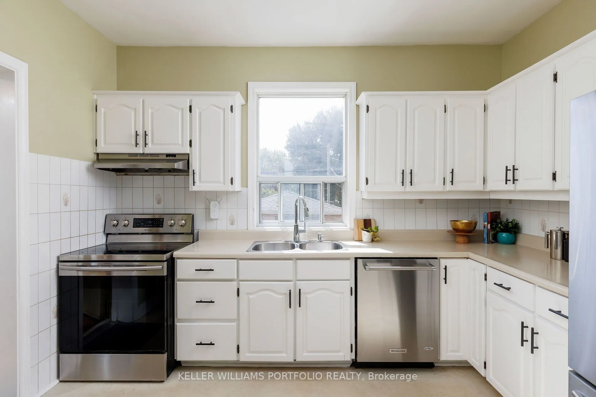 165 Galley Avenue