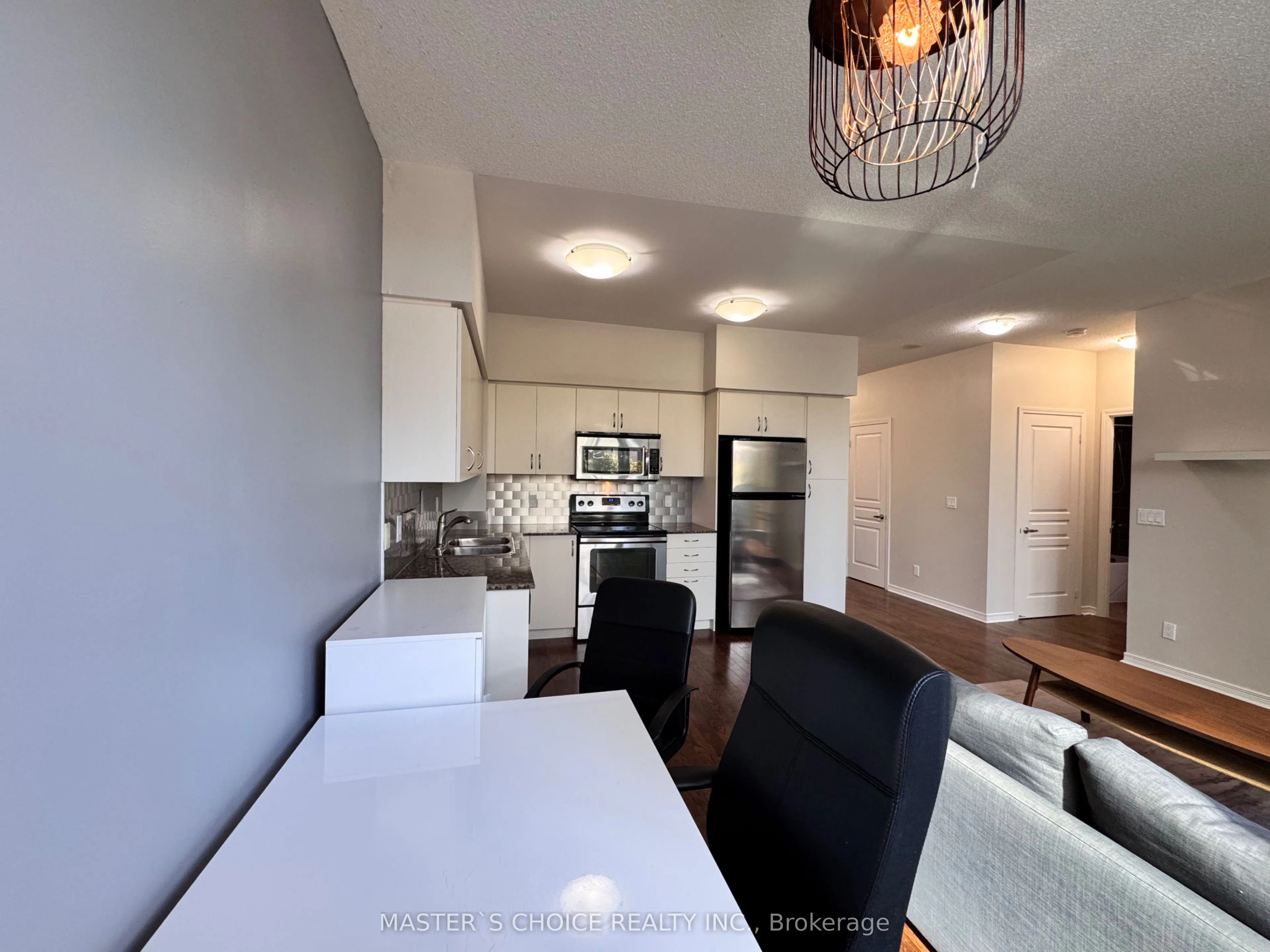 2230 Lake Shore Boulevard W, #210