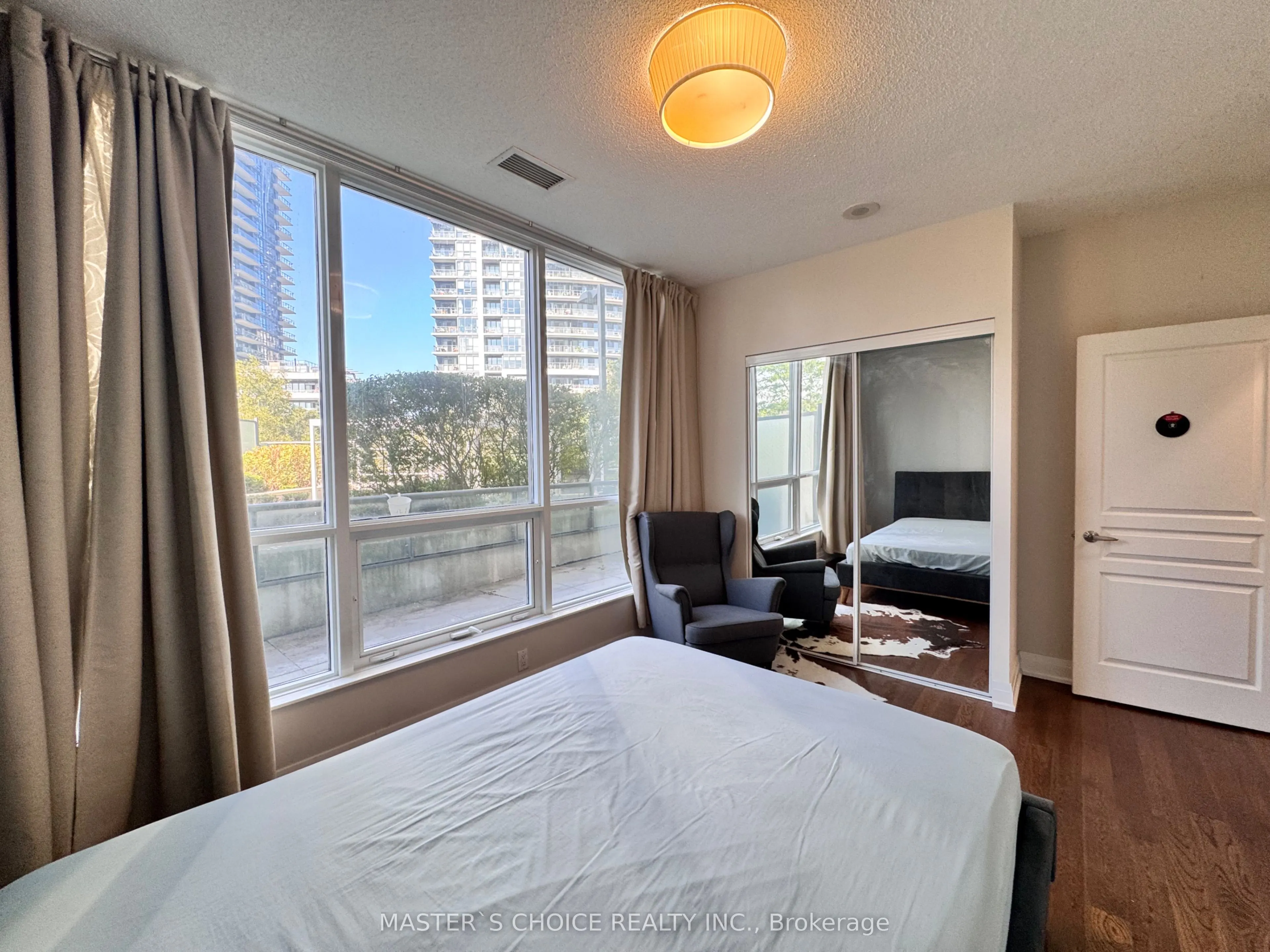 2230 Lake Shore Boulevard W, #210