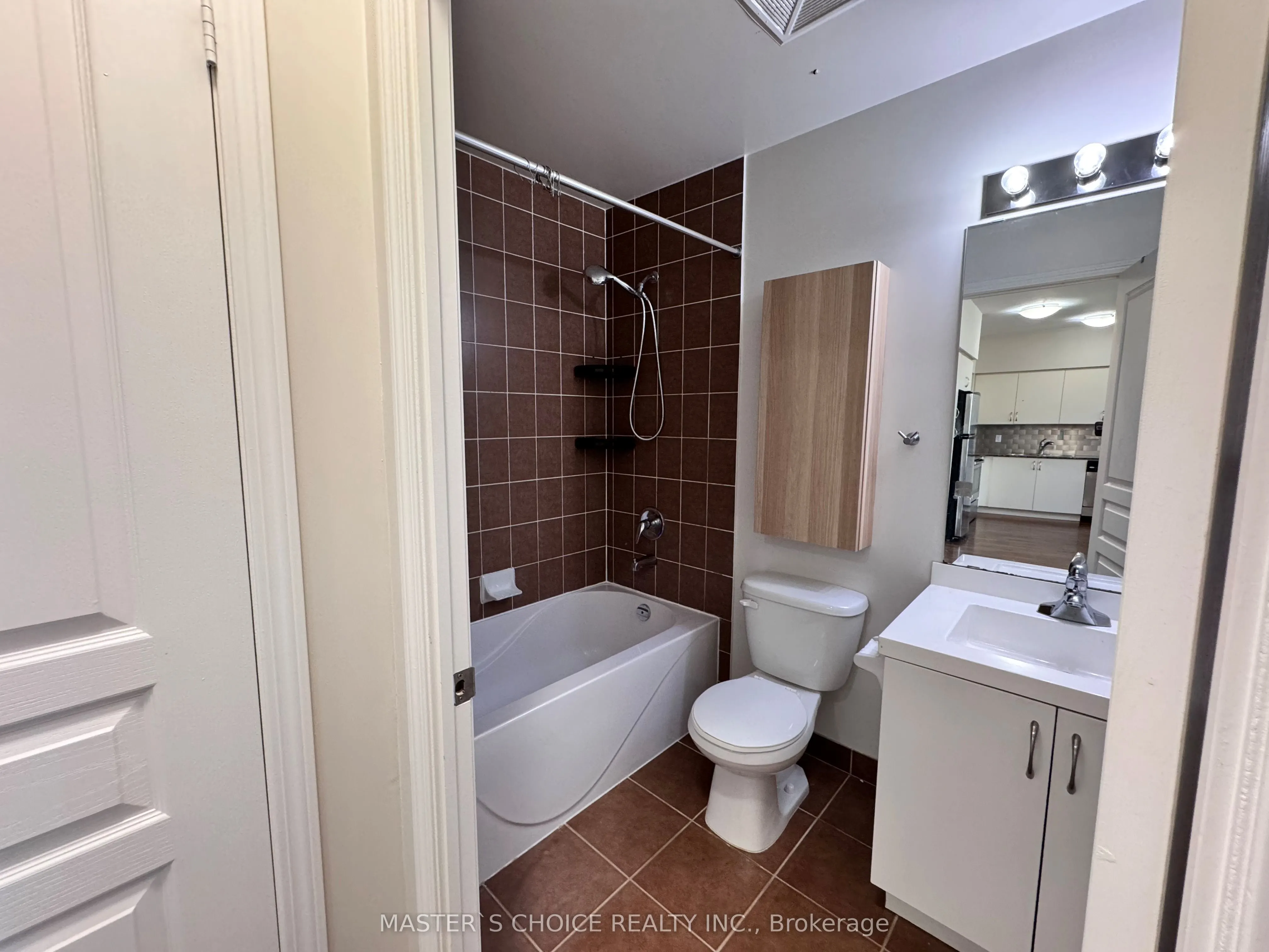 2230 Lake Shore Boulevard W, #210