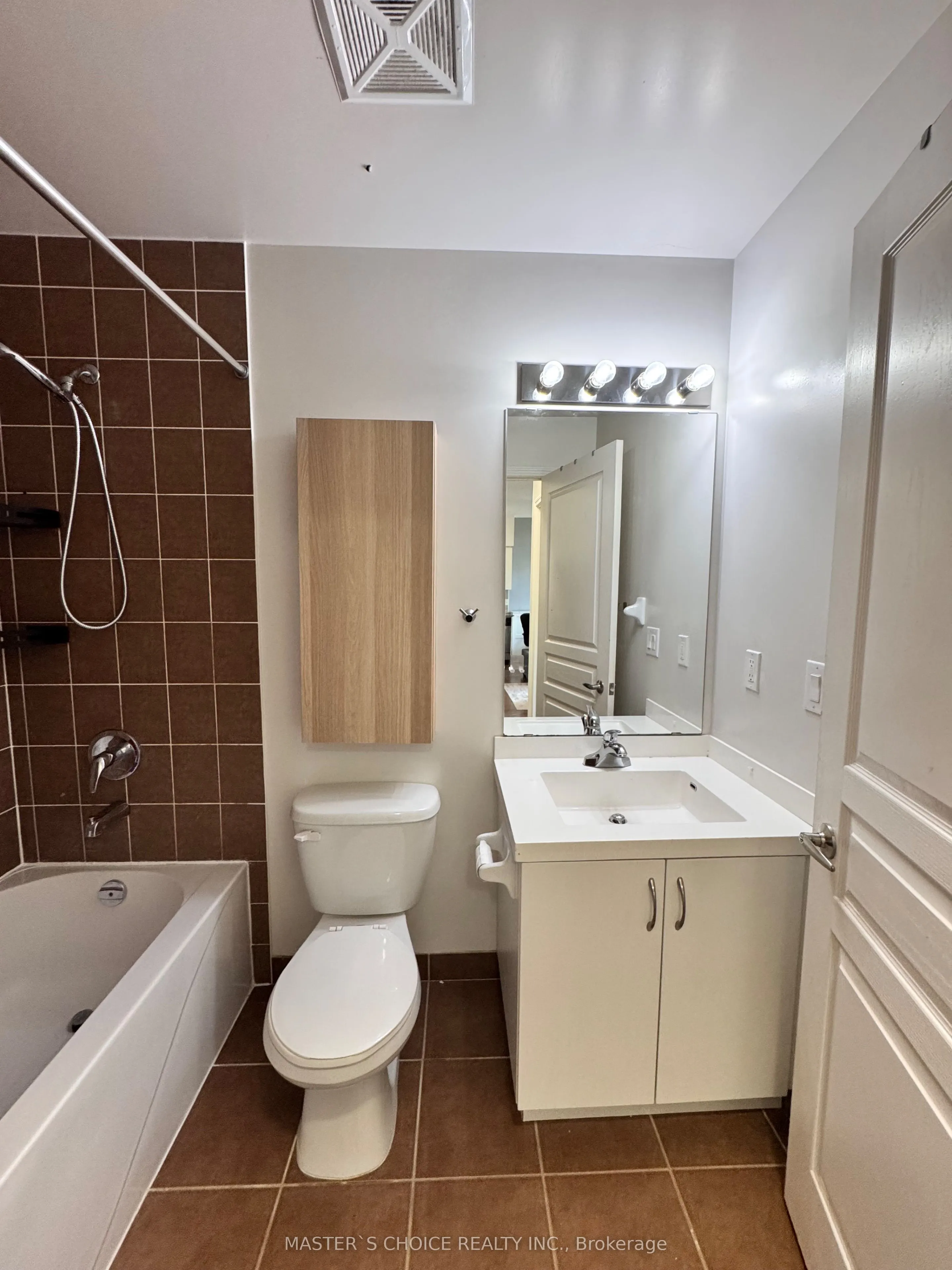 2230 Lake Shore Boulevard W, #210