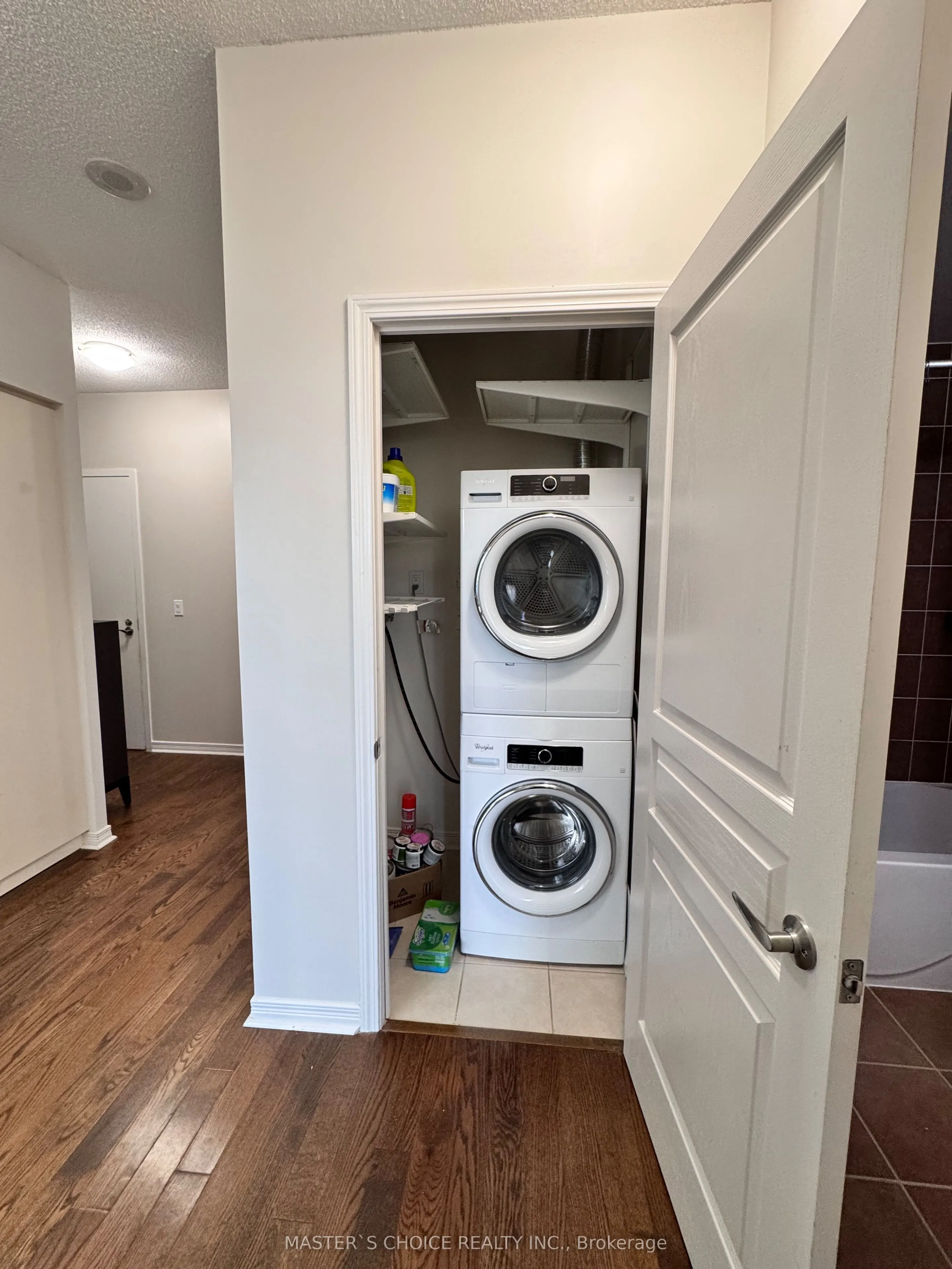 2230 Lake Shore Boulevard W, #210
